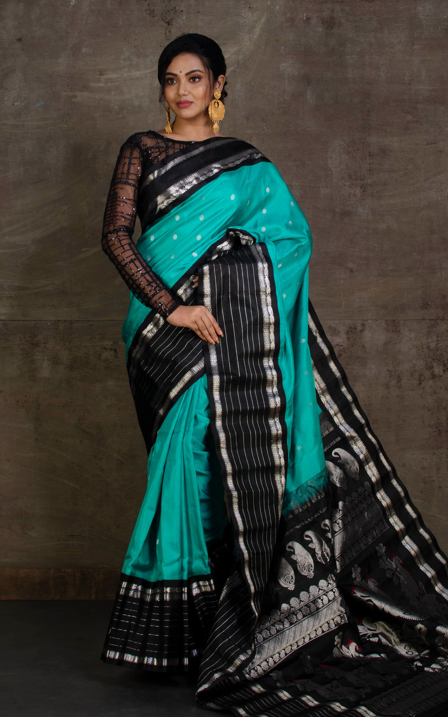 Exclusive Gadwal Silk Saree in Sea Green, Black and Silver Zari Work