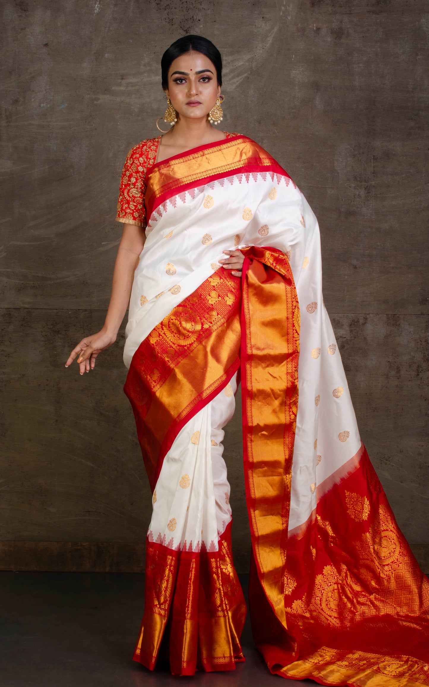 Exclusive Mahapar Nakshi Border Gadwal Silk Saree in Off White, Bright Red and Golden Zari Work