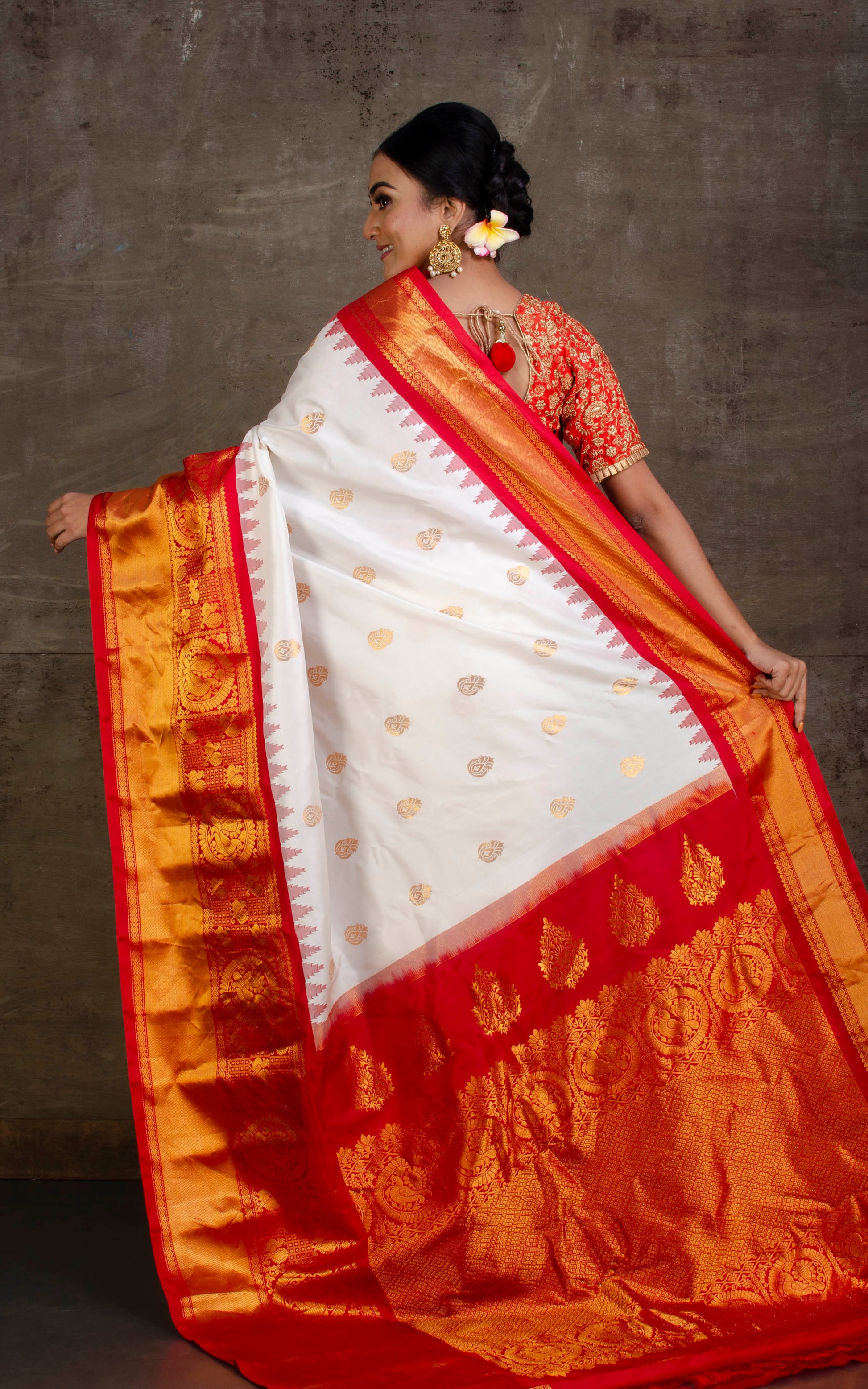 Exclusive Mahapar Nakshi Border Gadwal Silk Saree in Off White, Bright Red and Golden Zari Work