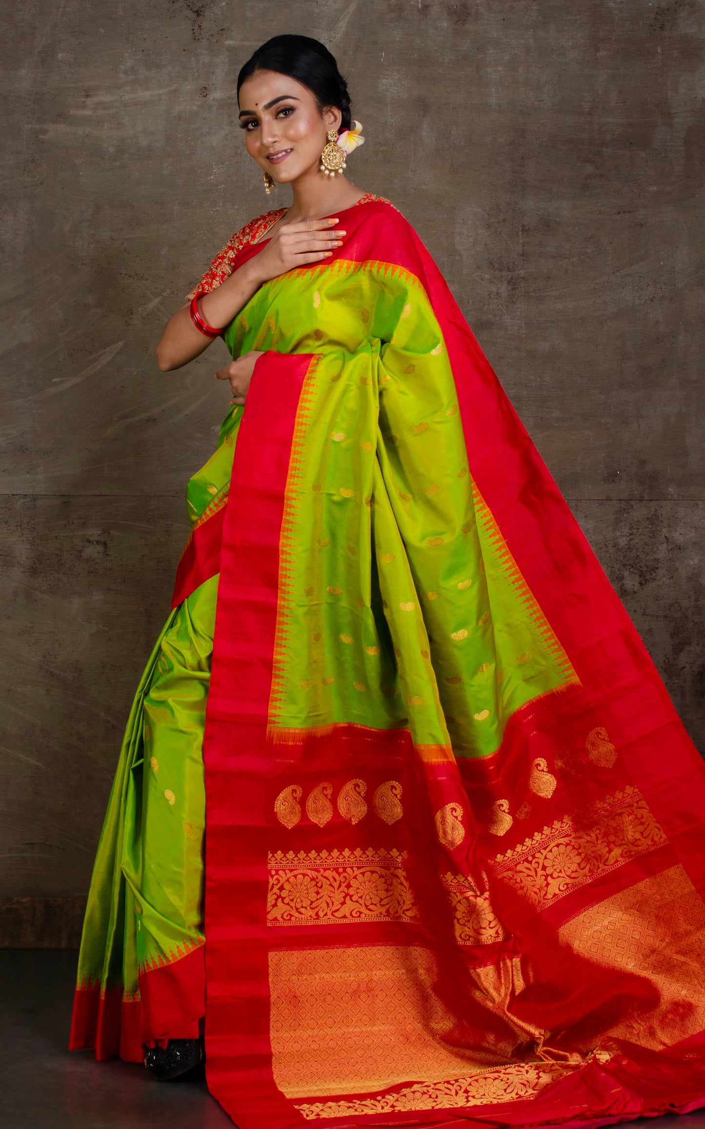 Double Ply Premium Gadwal Silk Saree in Chartreuse Green, Bright Red and Golden