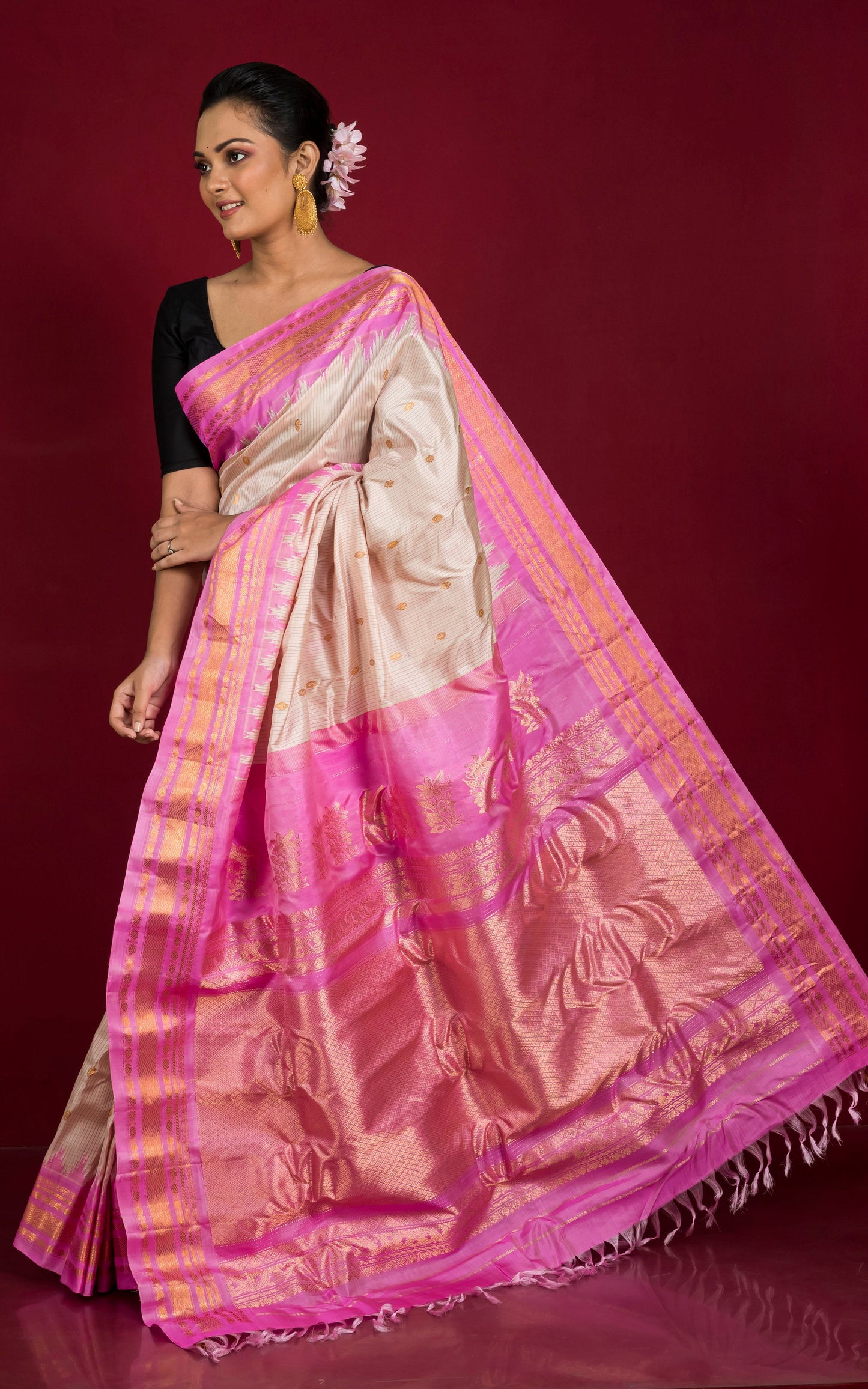 Woven Micro Checks Exclusive Gadwal Silk Saree in Summer White, Pink and Golden Zari Weave