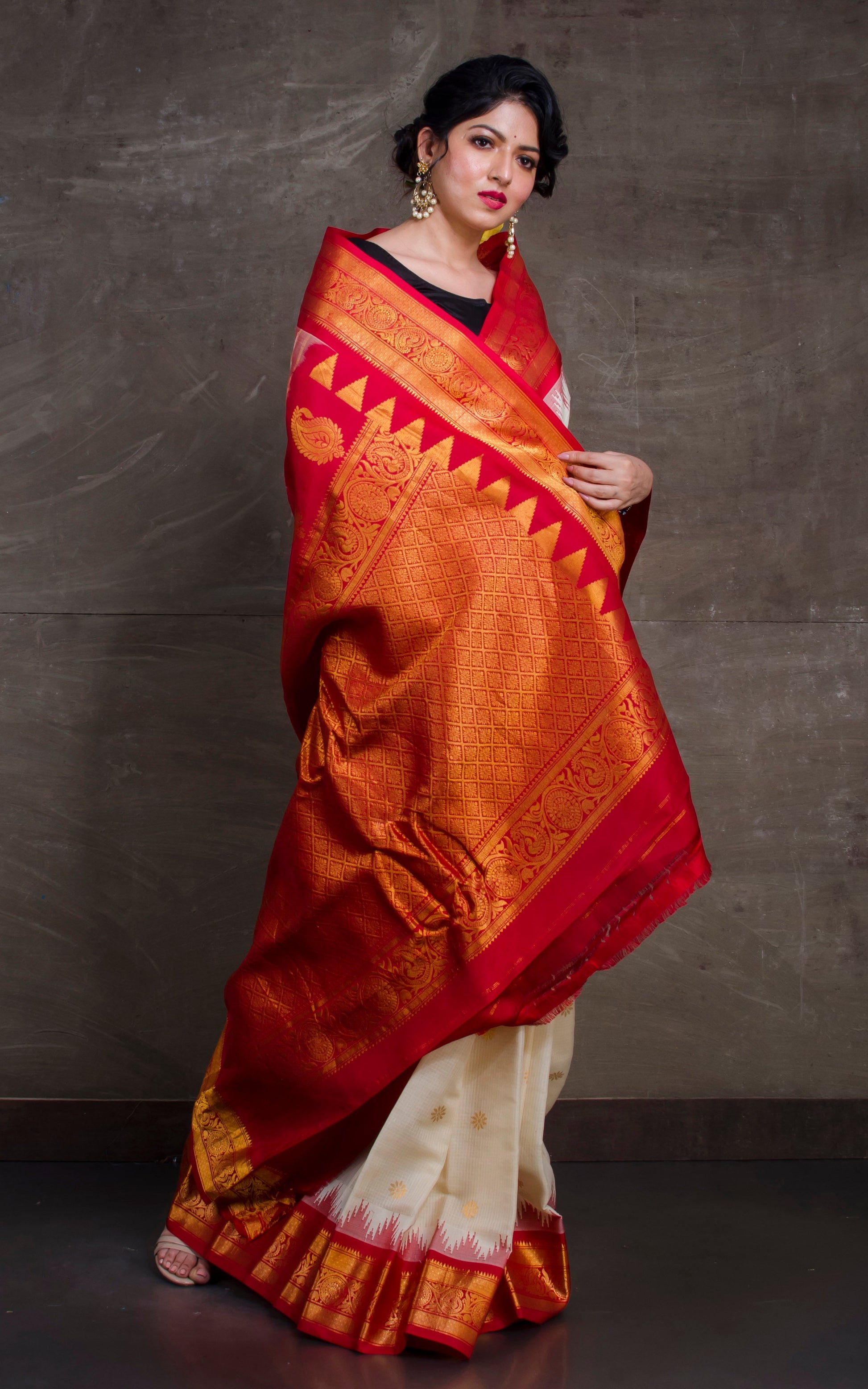 Exclusive Gadwal Seiko Silk Saree in Off White and Red - Bengal Looms India