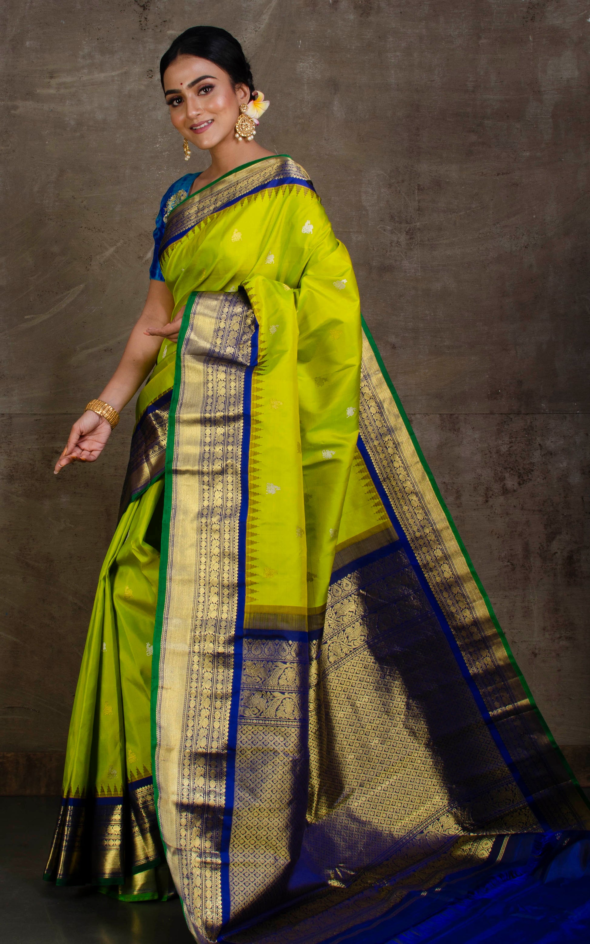 Exclusive Gadwal Silk Saree in Apple Green, Royal Blue and Dartmouth Green