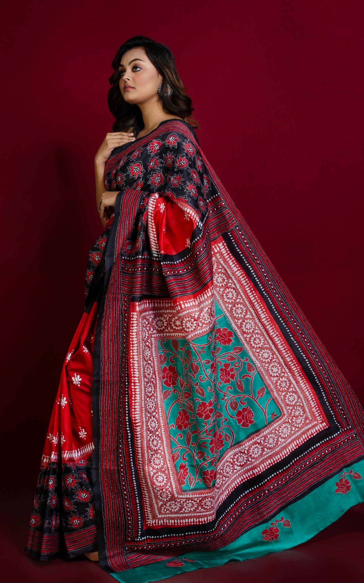 Tie-Dye Pure Silk Hand Embroidery Kantha Stitch Saree in Red, Black Cyan and White