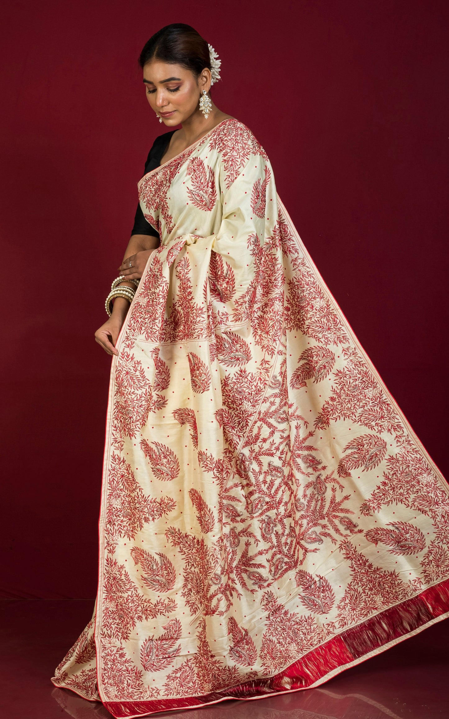 Hand Embroidery Kashmiri Work in Pure Bishnupuri Silk Saree in Parmesan, Red and Black