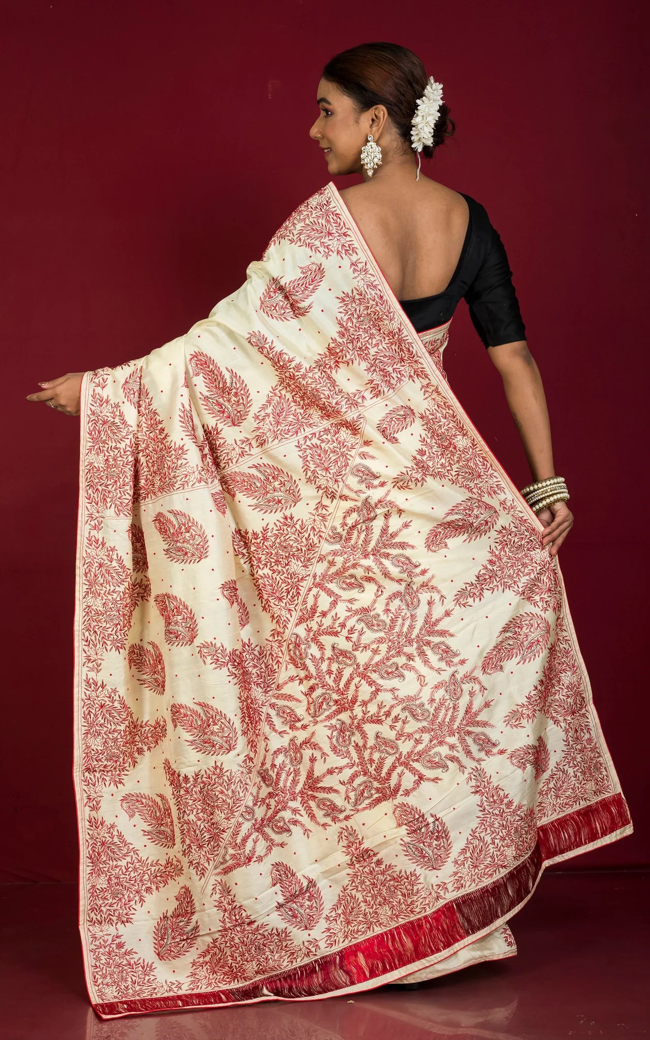 Hand Embroidery Kashmiri Work in Pure Bishnupuri Silk Saree in Parmesan, Red and Black