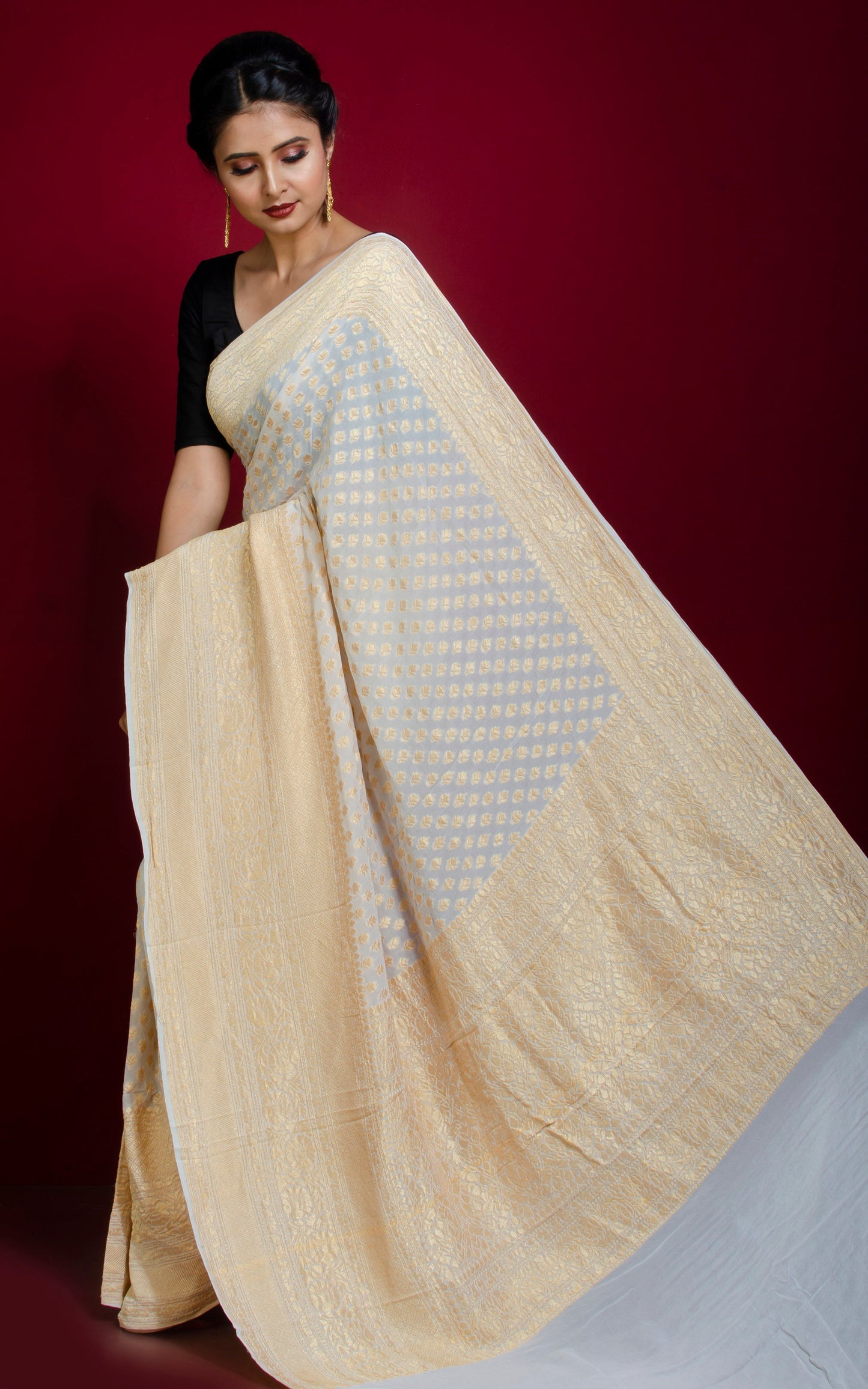 Skirt Border Khaddi Georgette Banarasi Saree in Off white and Muted Gold