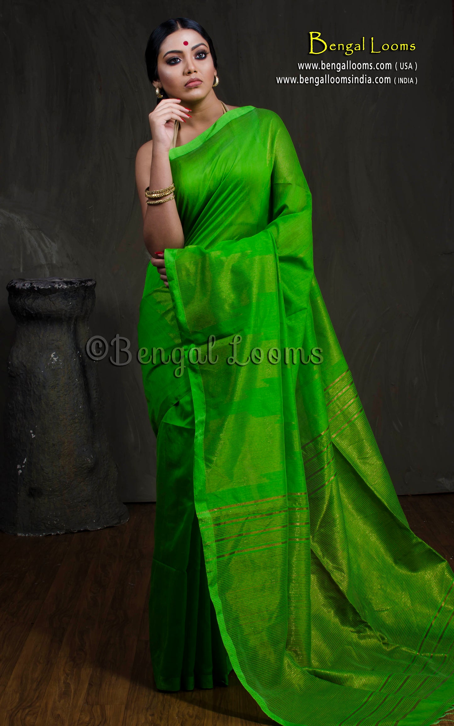 Handwoven Crowned Temple Border Soft Cotton Kanjivaram Saree in Green