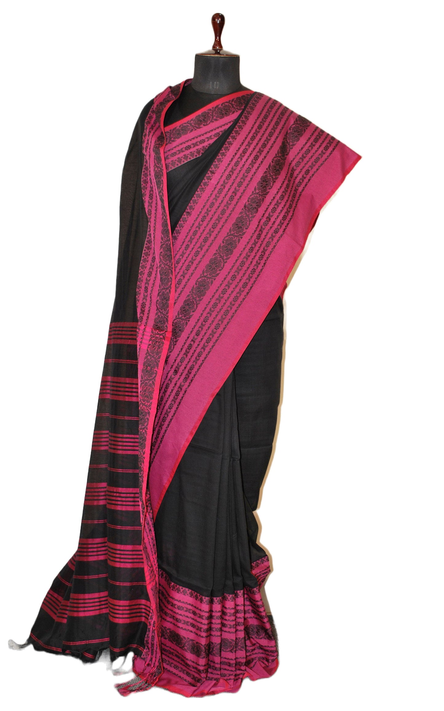 Mahapar Blended Cotton Silk Saree in Black and Thulian Pink