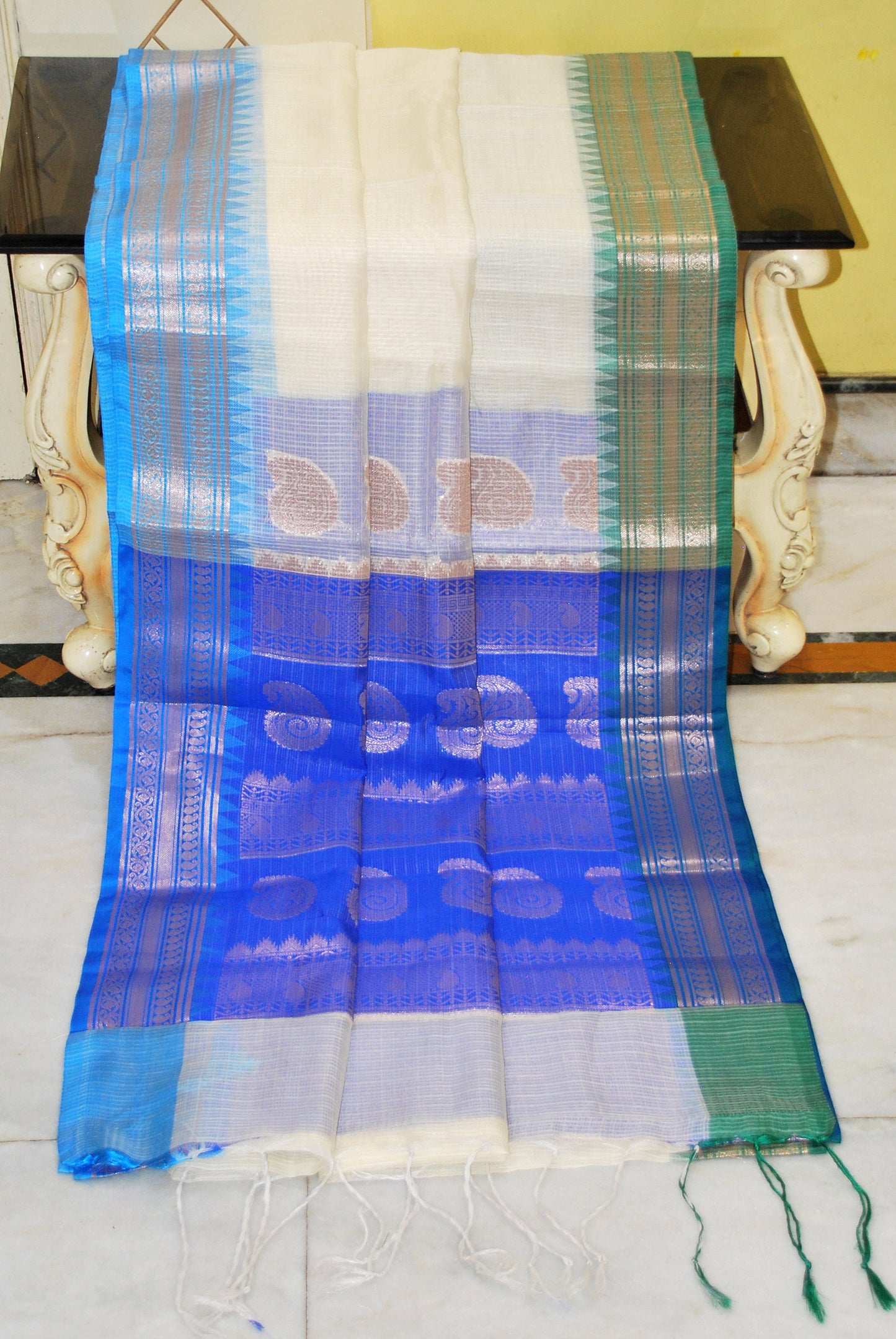 Traditional Ganga Jamuna Border Cotton Kota Checks Gadwal Saree with Rich Pallu in Off White, Sky blue and Green