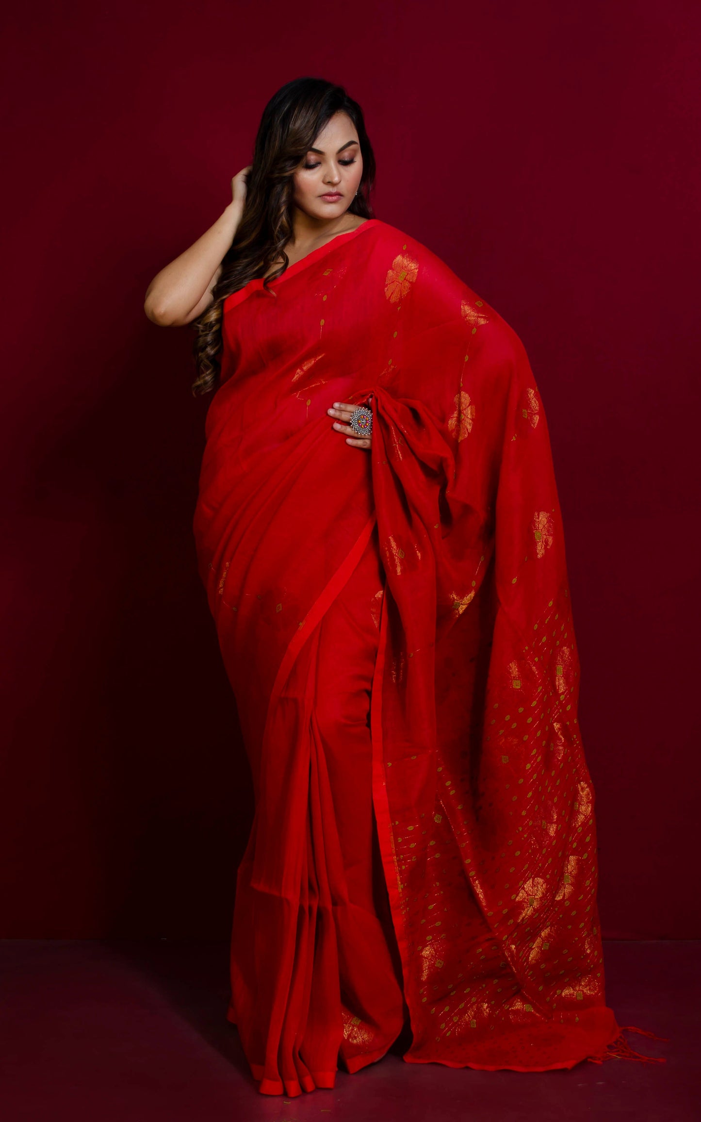 Border less Cotton Linen Banarasi Saree in Crimson Red, Sheen Green and Antique Gold