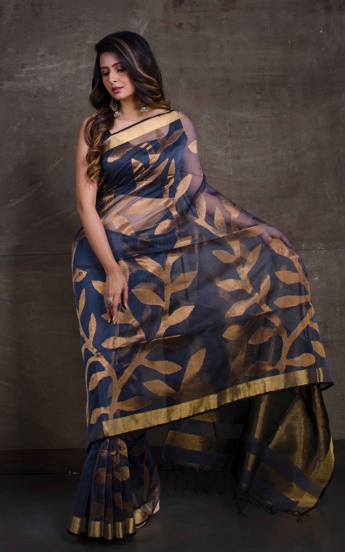 Jangla Jaal Work Muslin Silk Jamdani Saree in Steel Grey and Antique Gold