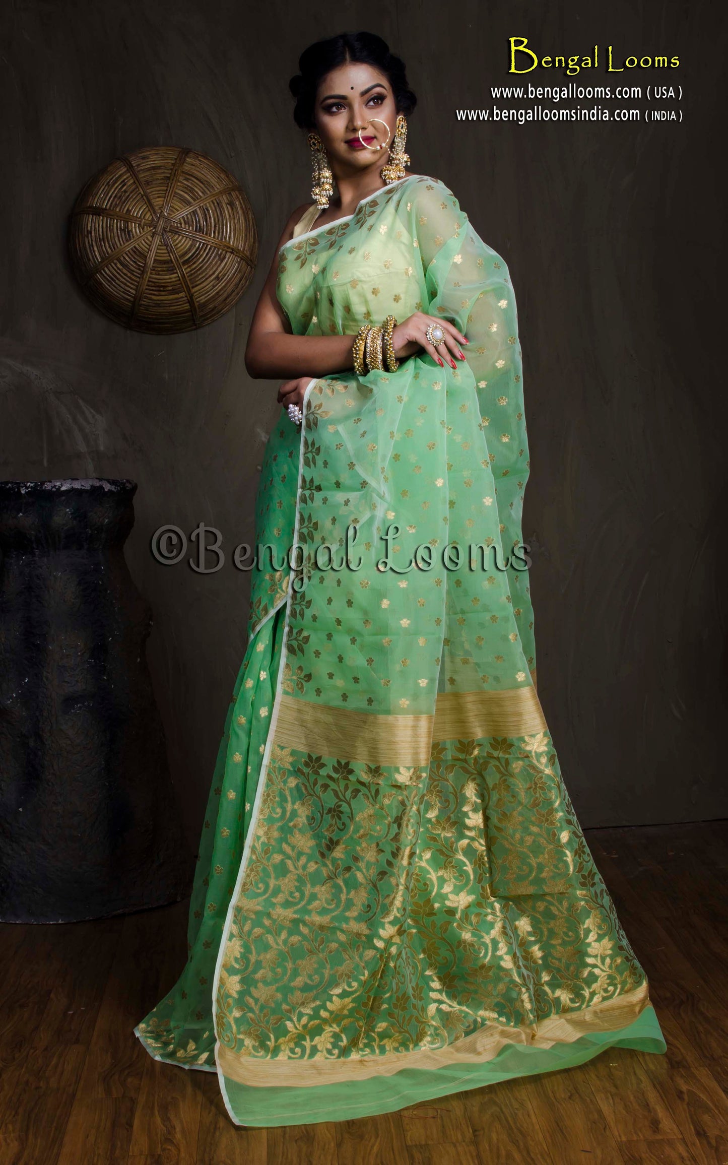 Belpata Nakshi Muslin Jamdani Saree in Mint Green and Gold