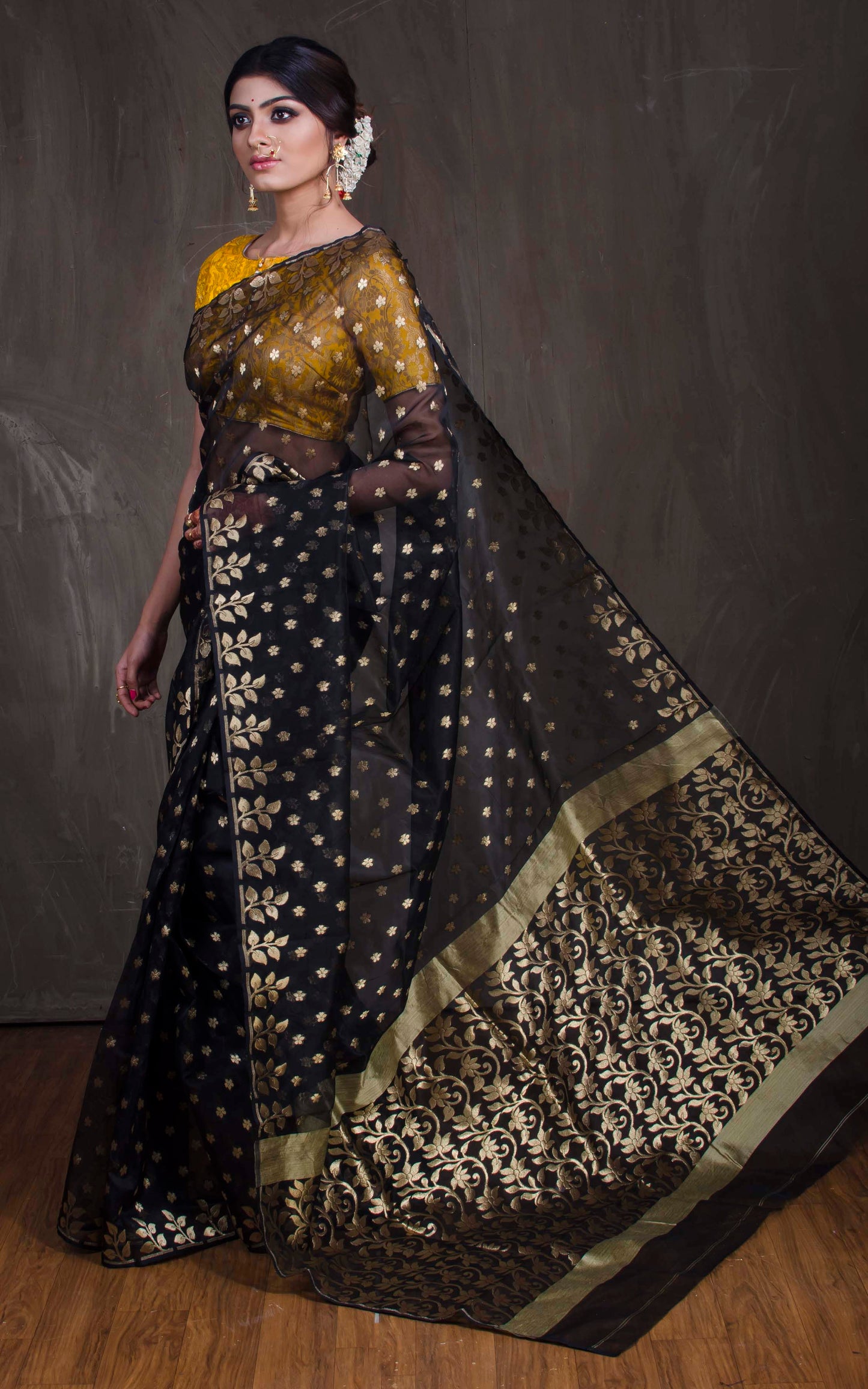 Belpata Nakshi Muslin Jamdani Saree in Black and Gold