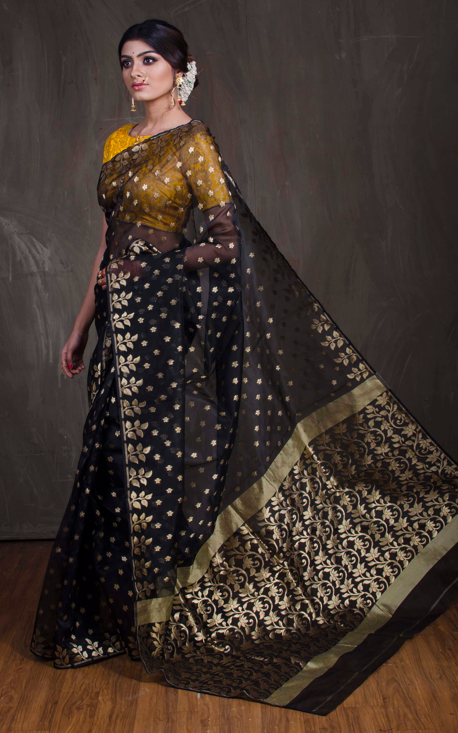 Belpata Nakshi Muslin Jamdani Saree in Black and Gold