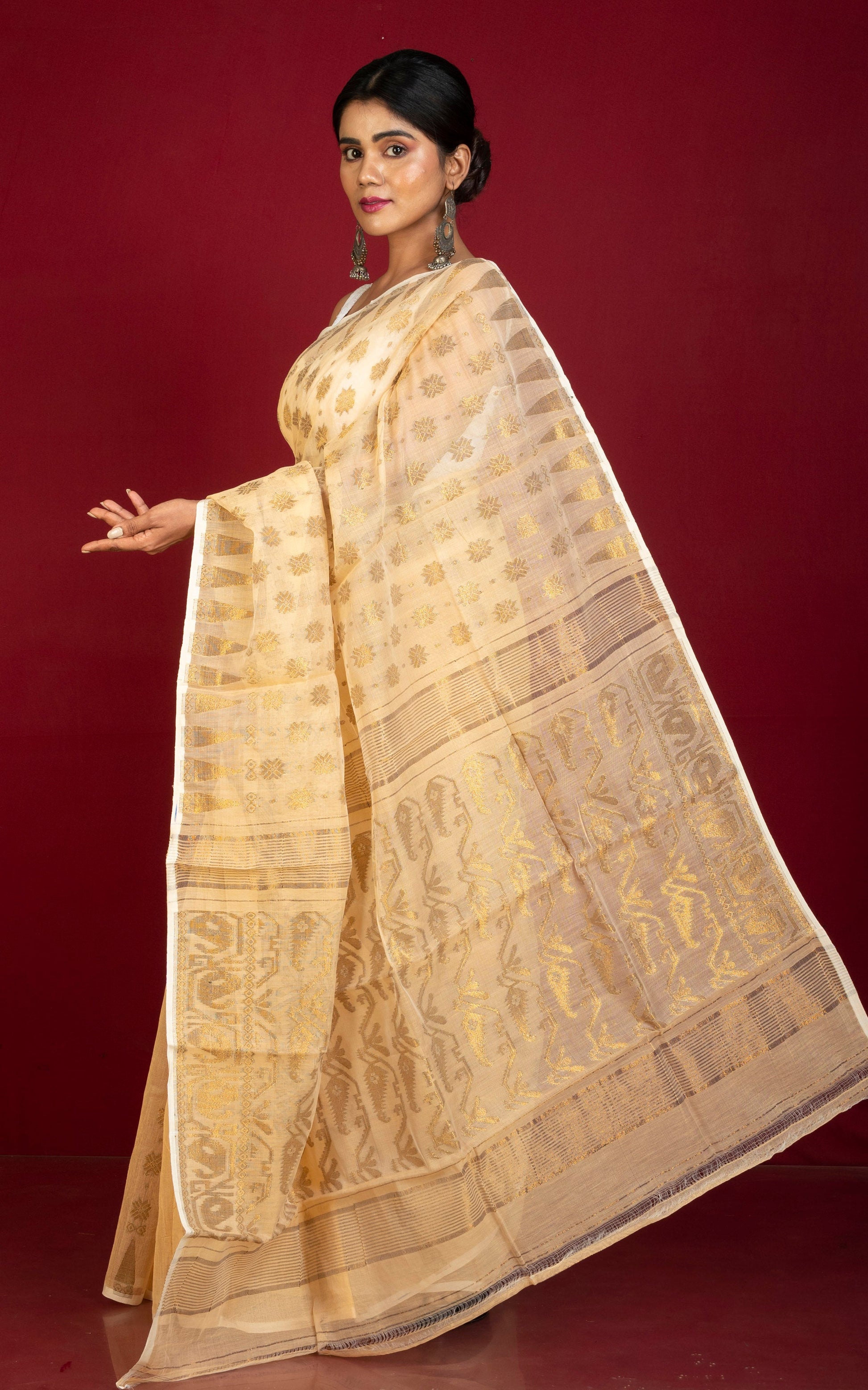 Soft Dhakai Jamdani Saree in Beige, Off White and Antique Gold