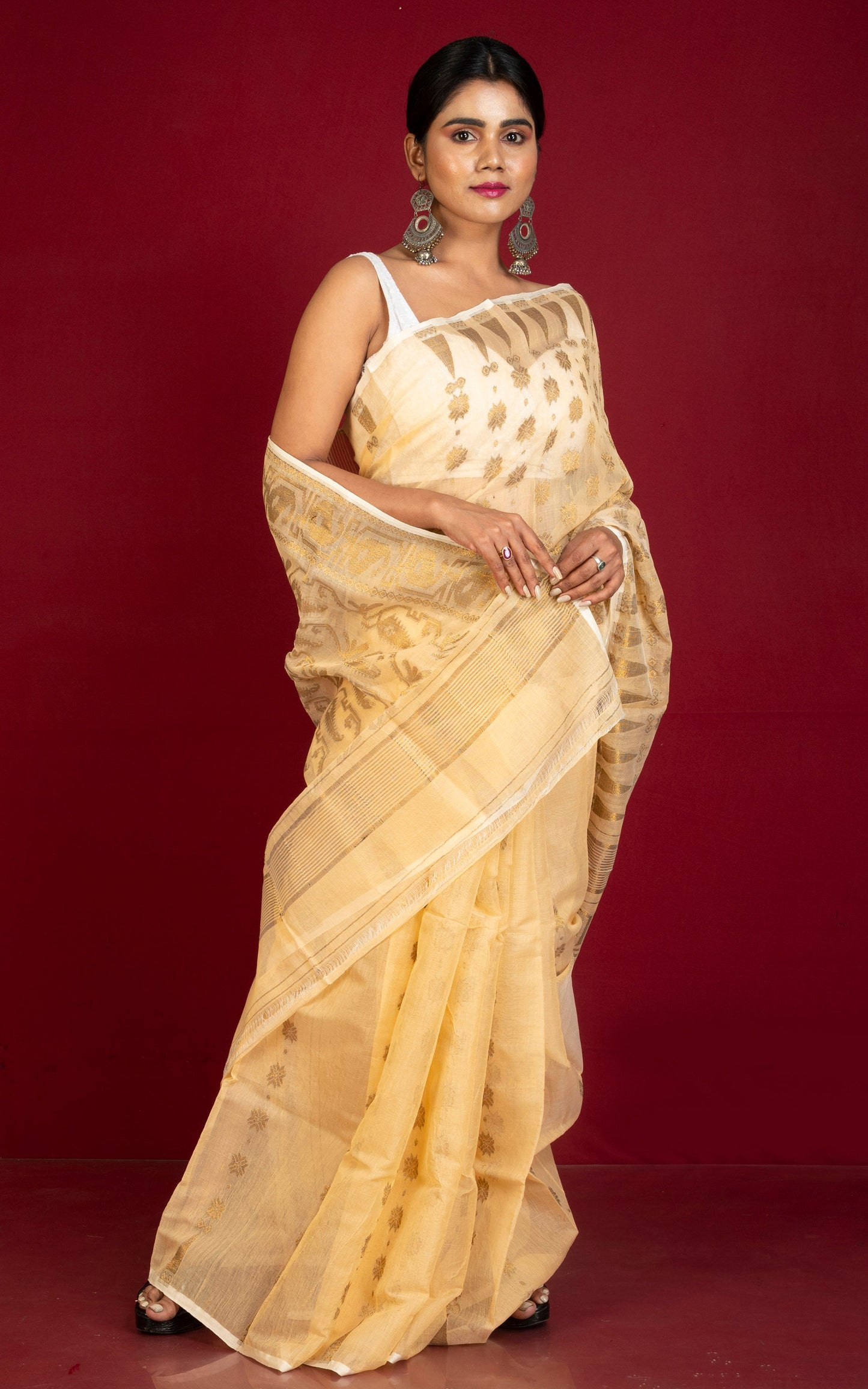 Soft Dhakai Jamdani Saree in Beige, Off White and Antique Gold