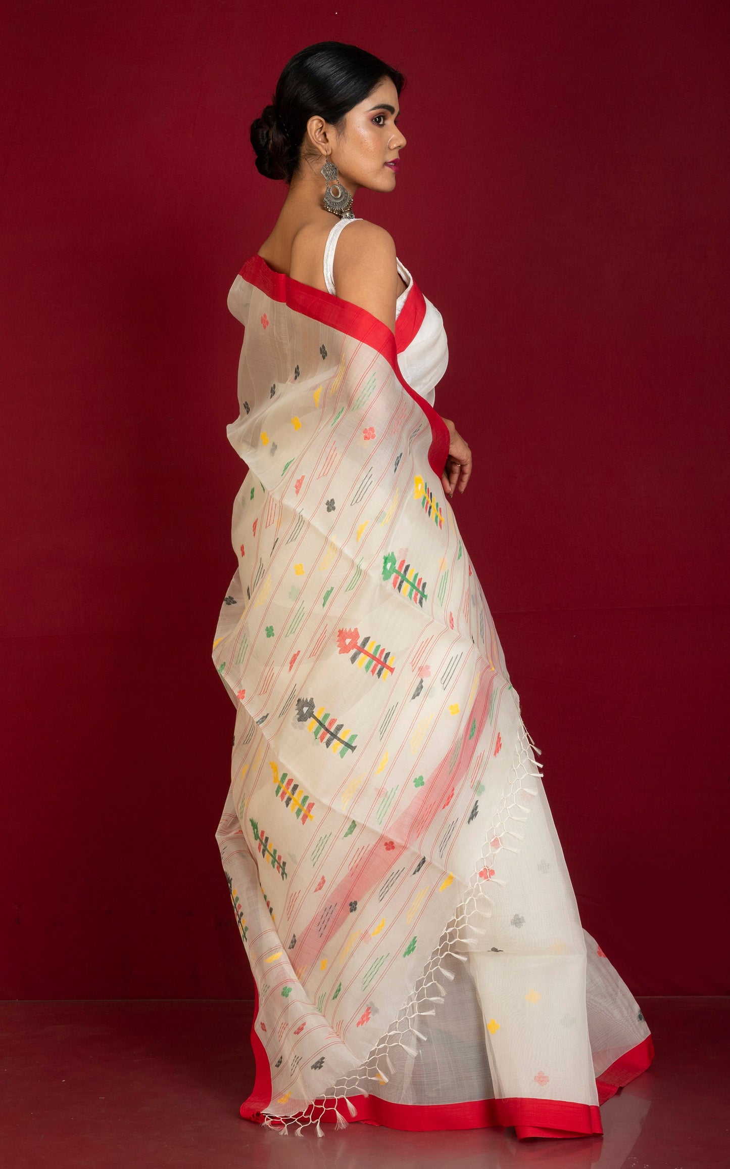 Poth Contrast Border Muslin Silk Jamdani Saree in Spring White, Red and Multicolored