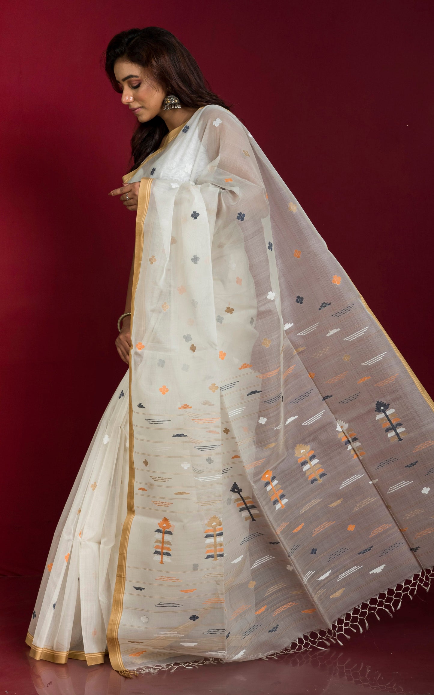 Poth Contrast Border Muslin Silk Jamdani Saree in Off White, Ecru, Pale Orange and Black