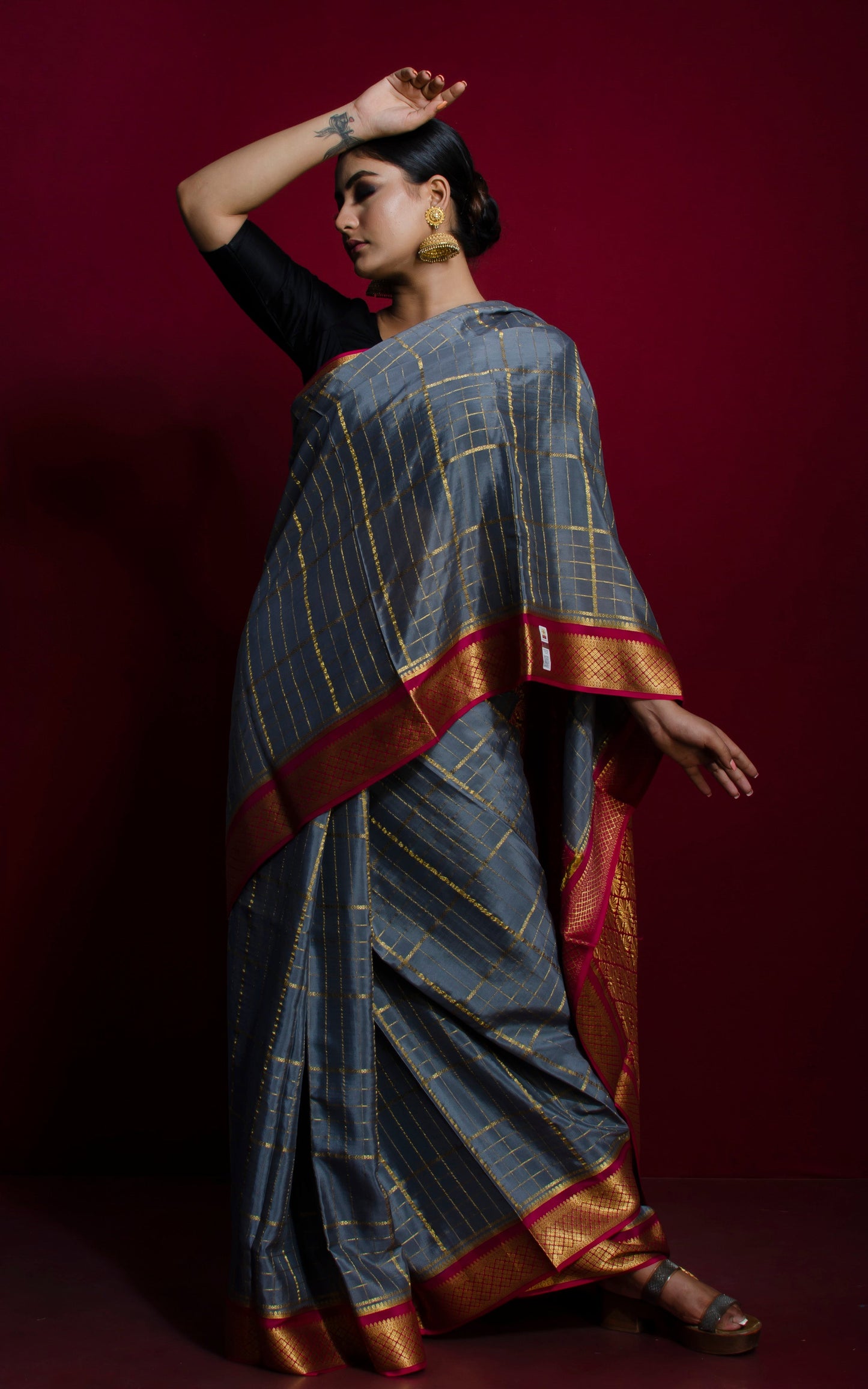 Soft Mysore Crepe Pure Silk Woven Checks In Checks Saree in Slate Grey, Maroon and Gold