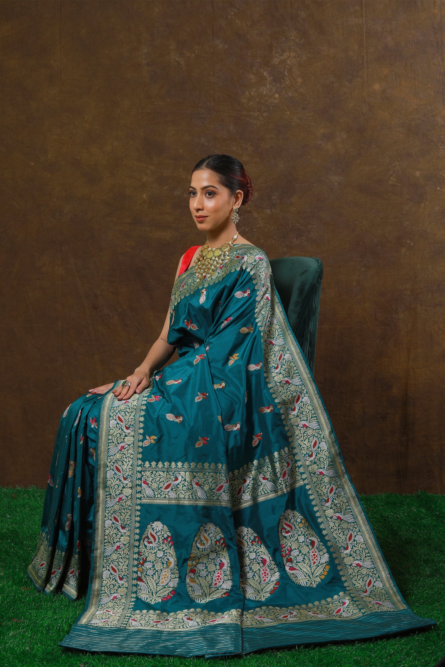 Teal Handwoven Kadwa Katan Silk Saree - Panaya