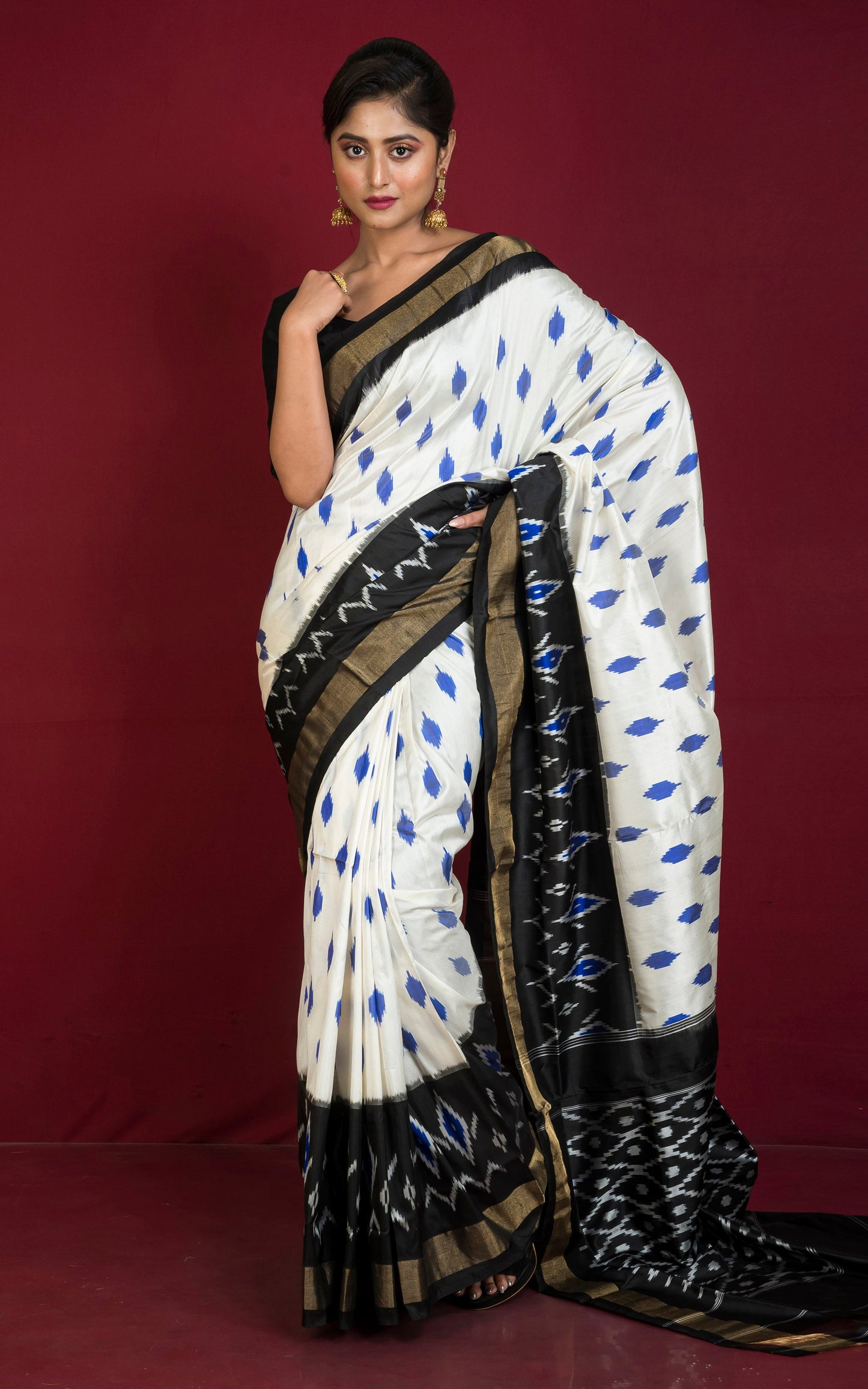 Ikkat Pochampally Silk Saree in Daisy White, Deep Blue and Black