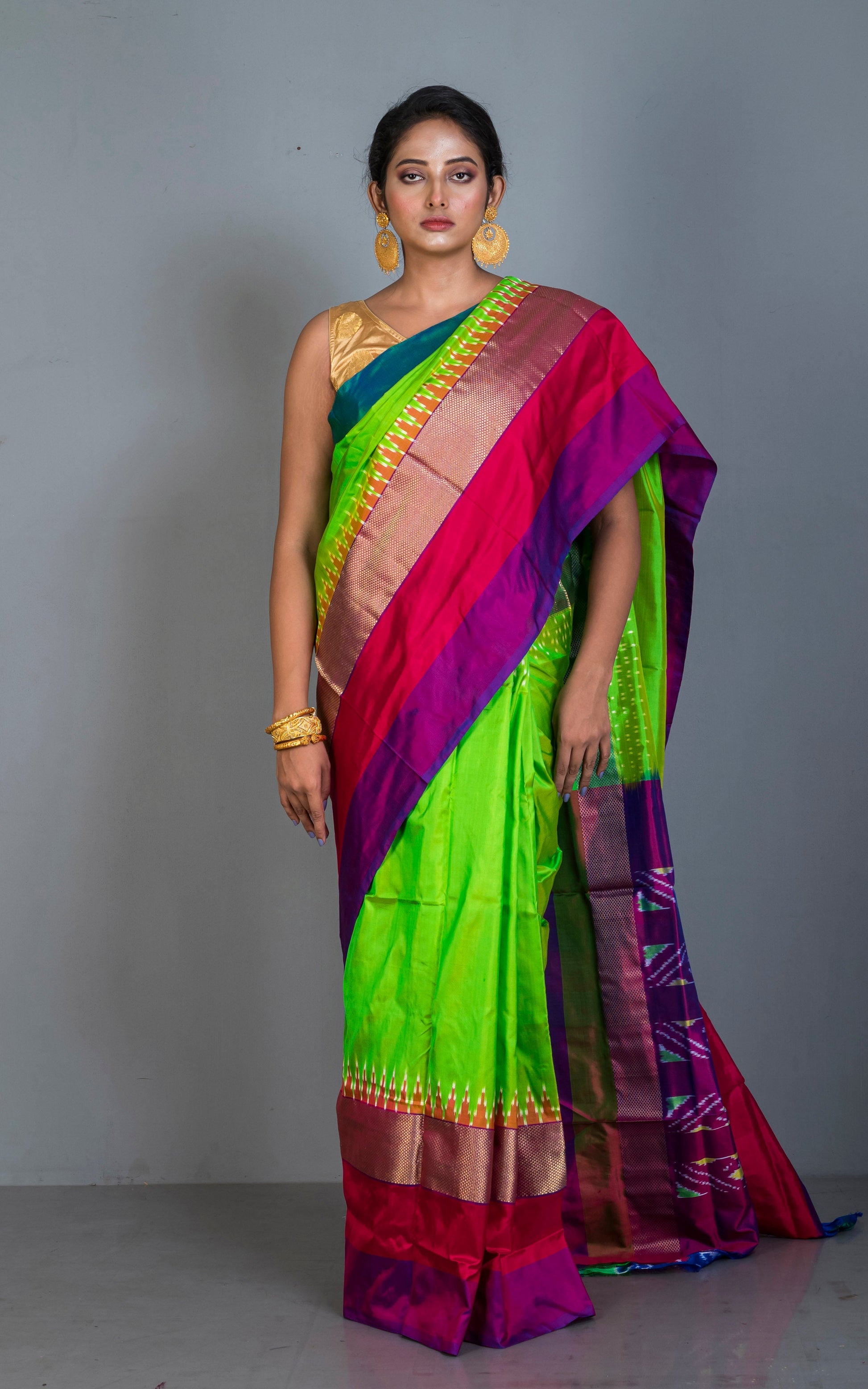 Designer Skirt Border Ikkat Pochampally Silk Saree in Natural Green and Multicolored