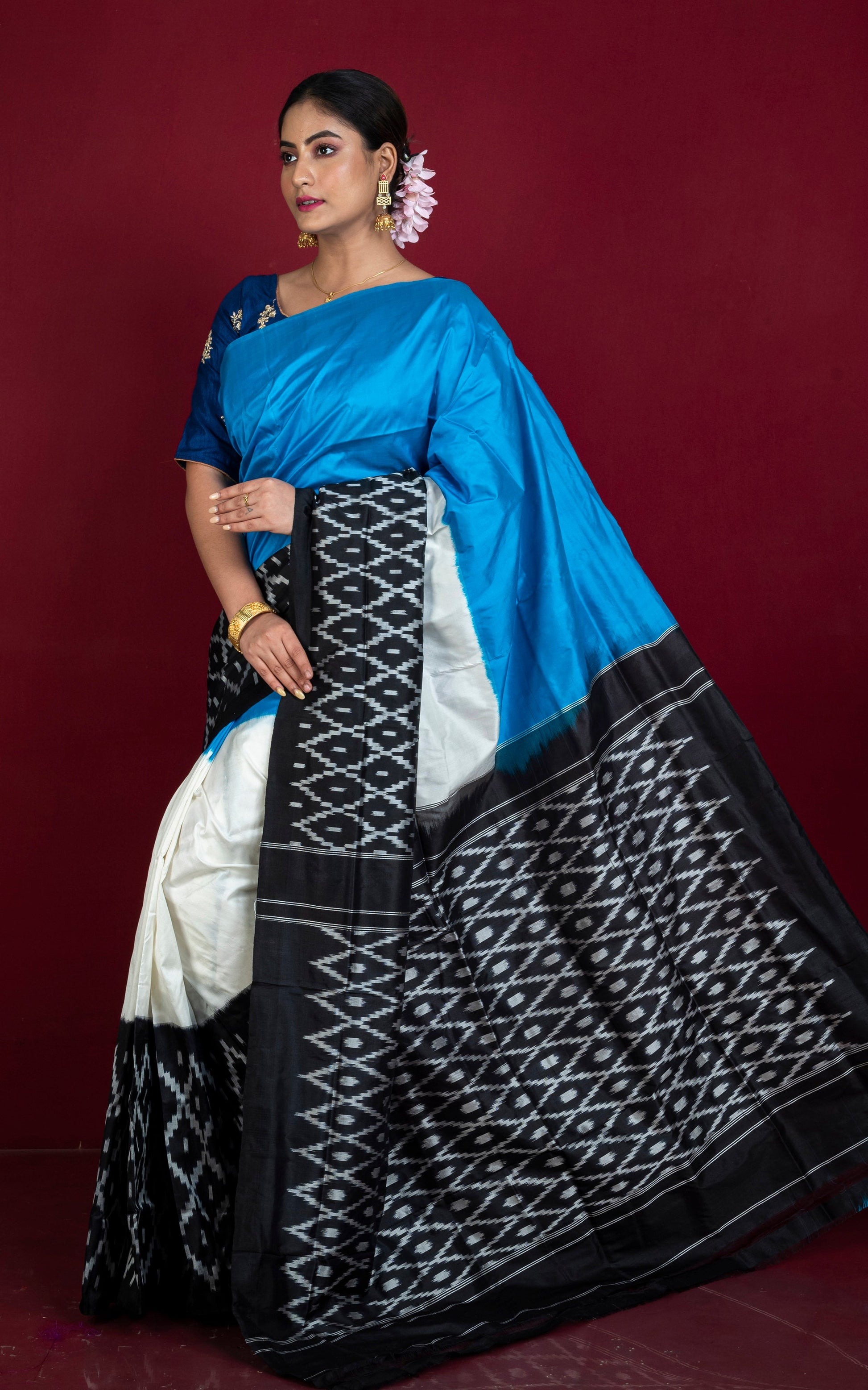 Handwoven Designer Skirt Border Ikkat Pochampally Pure Silk Saree in Off White, Blue and Black