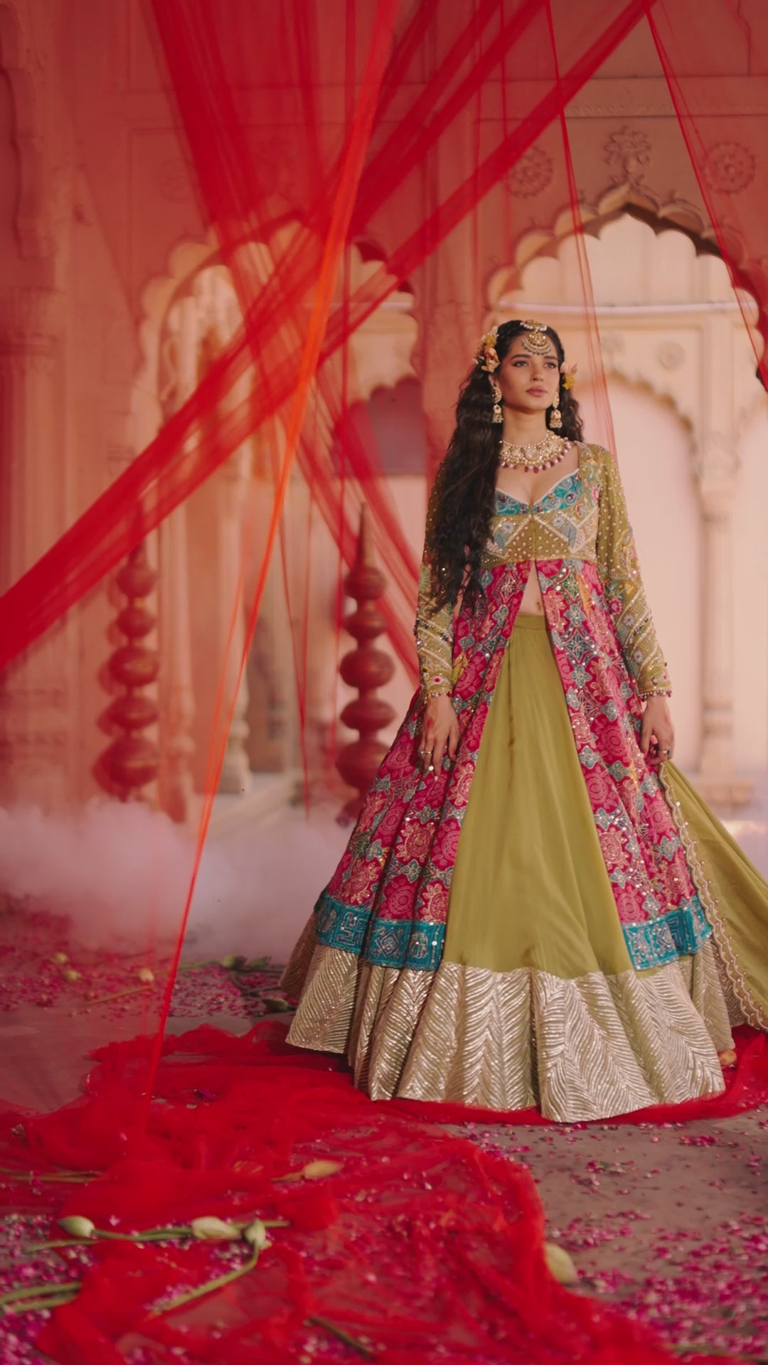 Gujarati Bride in traditional Panetar lehenga and Gharchola saree - Nidhi  Sagar | Indian bridal outfits, Indian bridal dress, Indian bridal fashion