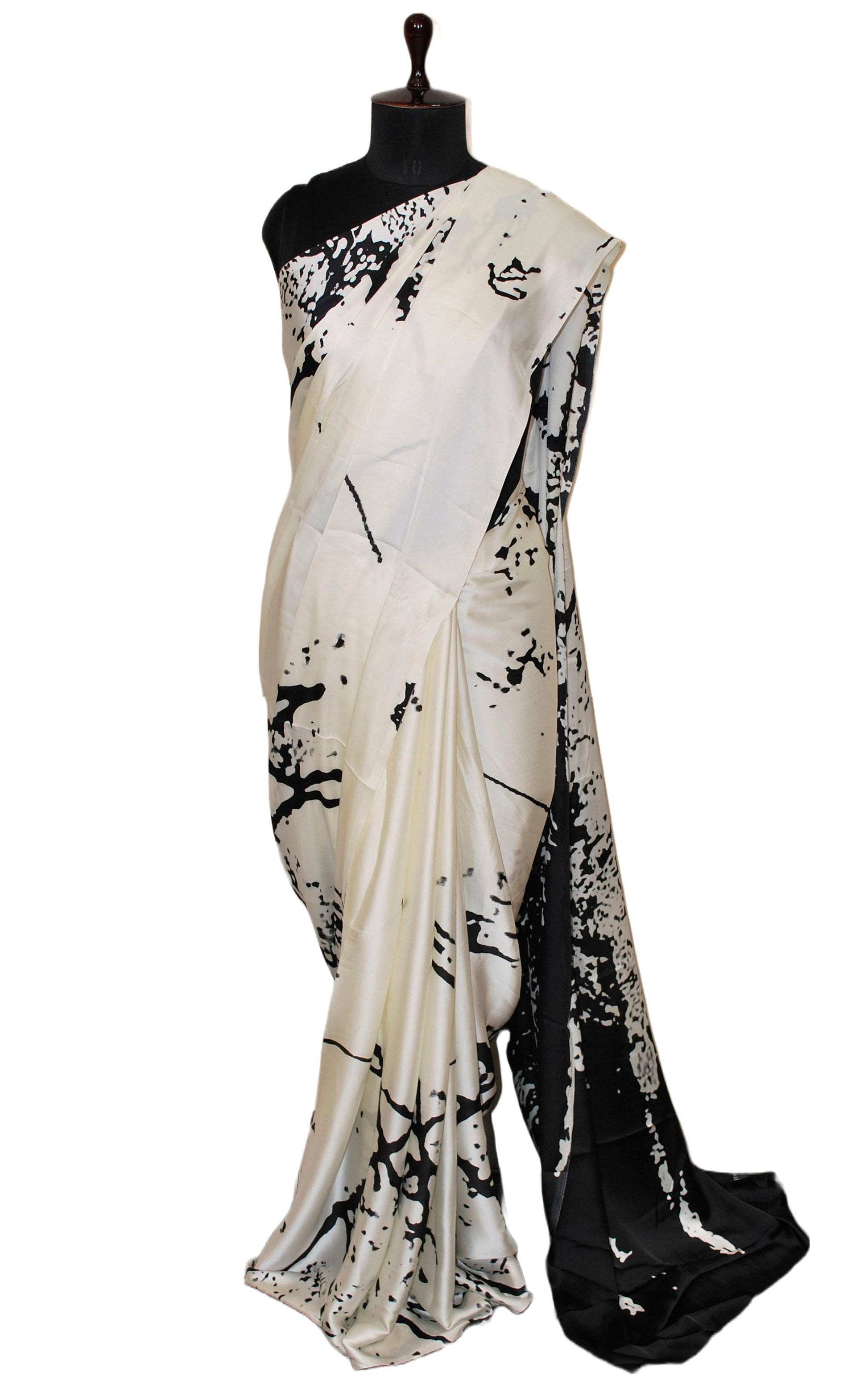 Printed Soft Crepe Silk Saree in Floral White and Black in Abstract Prints