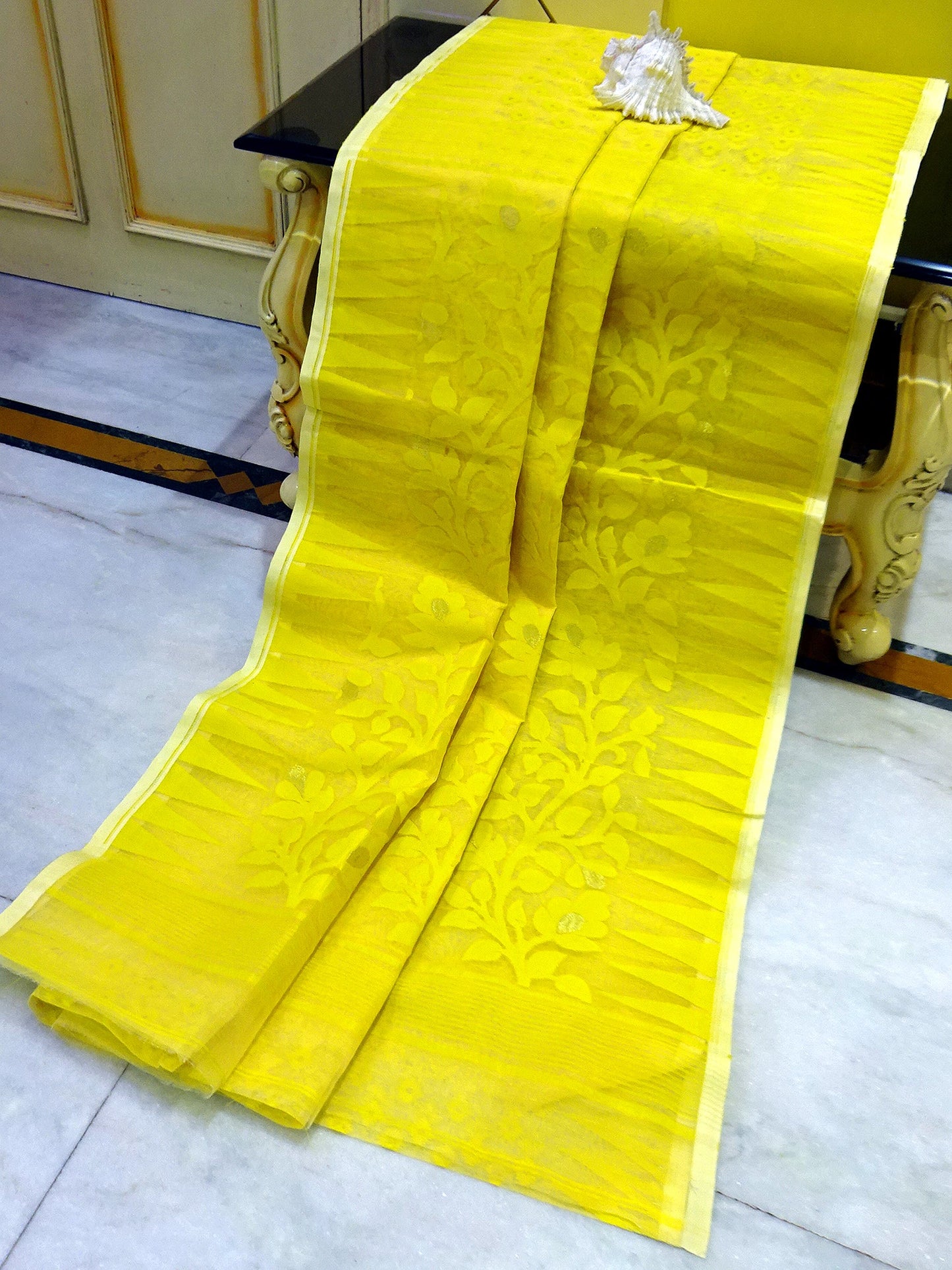 Traditional Soft Jamdani Saree in Bright Yellow and Gold