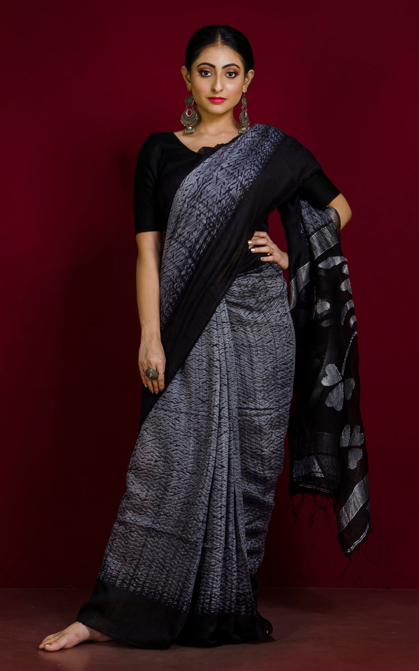 Pure Handloom Matka Shibori Jamdani Saree in Grey and Black