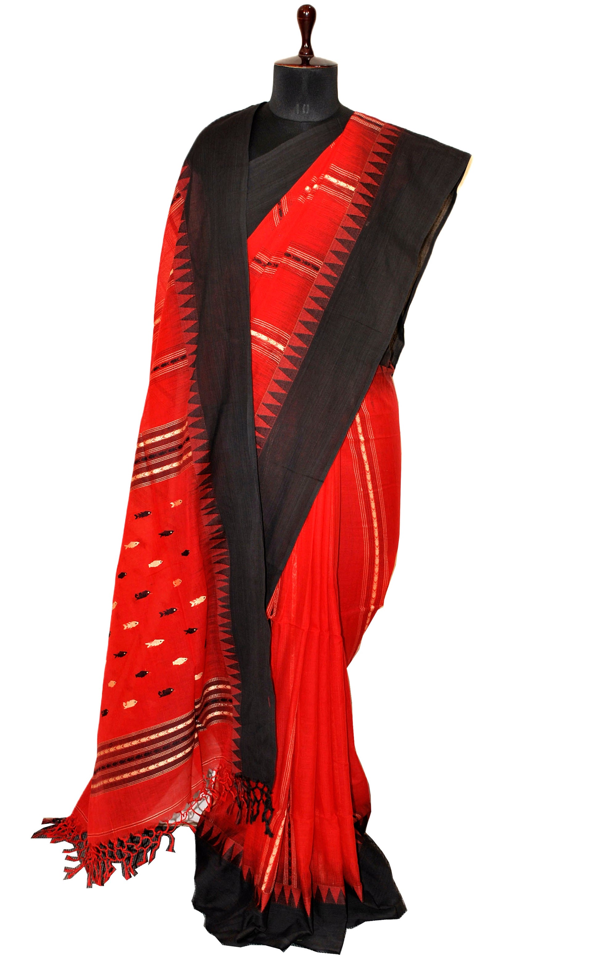 Matta Border with Fish Nakshi Woven Motif Soft Cotton Khaddar Saree in Red, Black and Beige