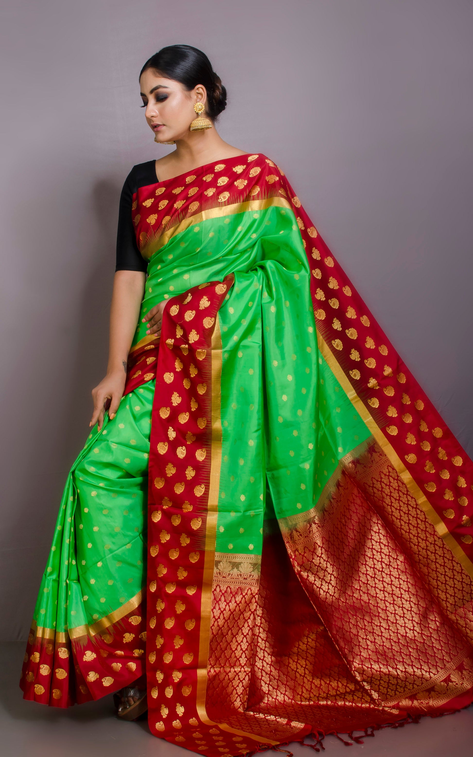 Soft Silk Nakshi Motif Work Border Kanchipuram Silk Saree in Paris Green and Dark Red