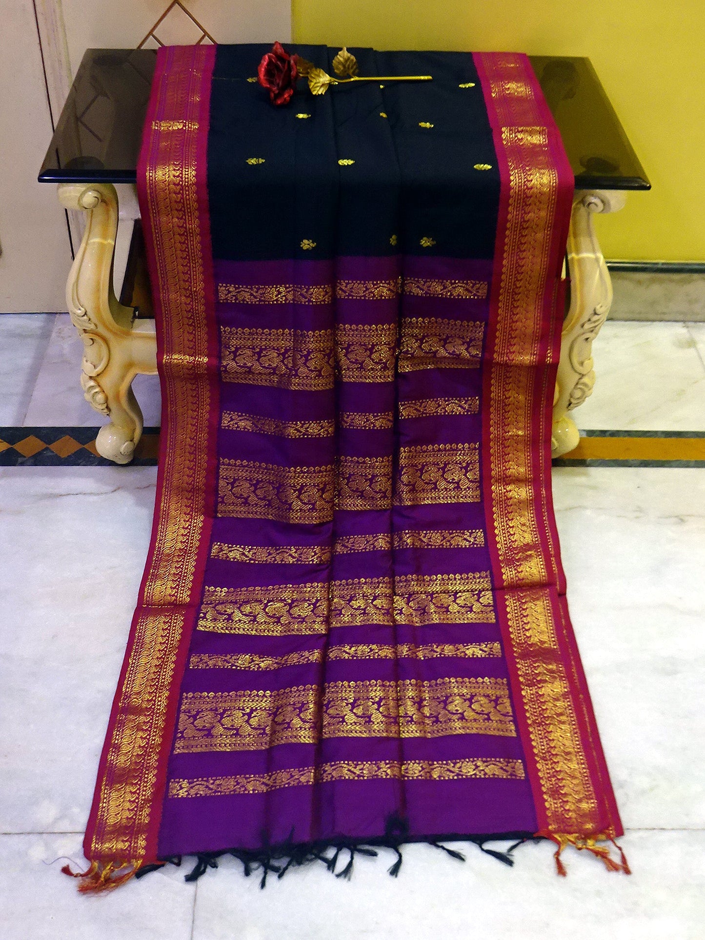 Banarasi Border Soft South Cotton Gadwal with Rich Pallu in Black and Magenta