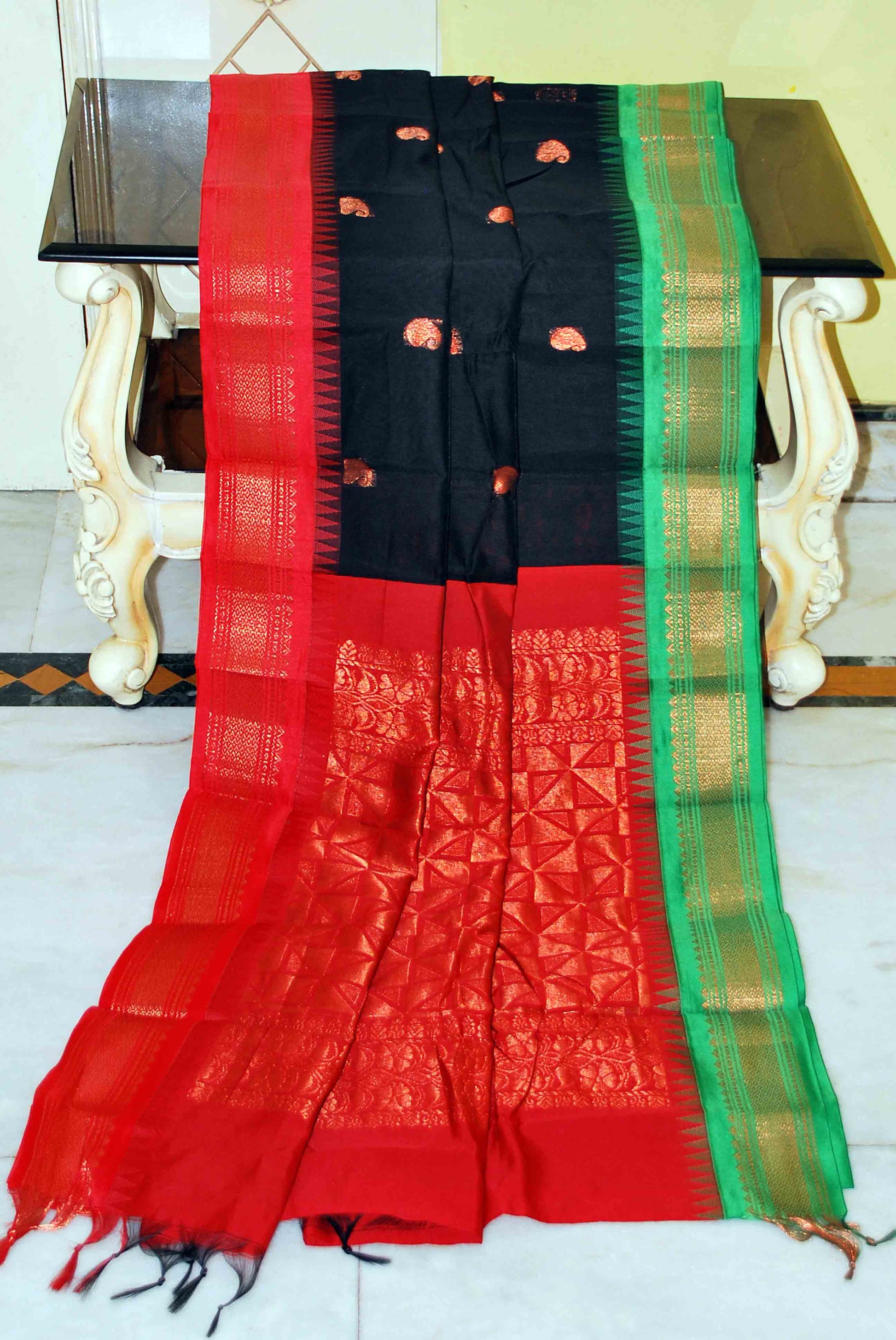 Ganga Jamuna Border Sico Cotton Gadwal Saree with Rich Pallu in Black, Red and Seafoam Green