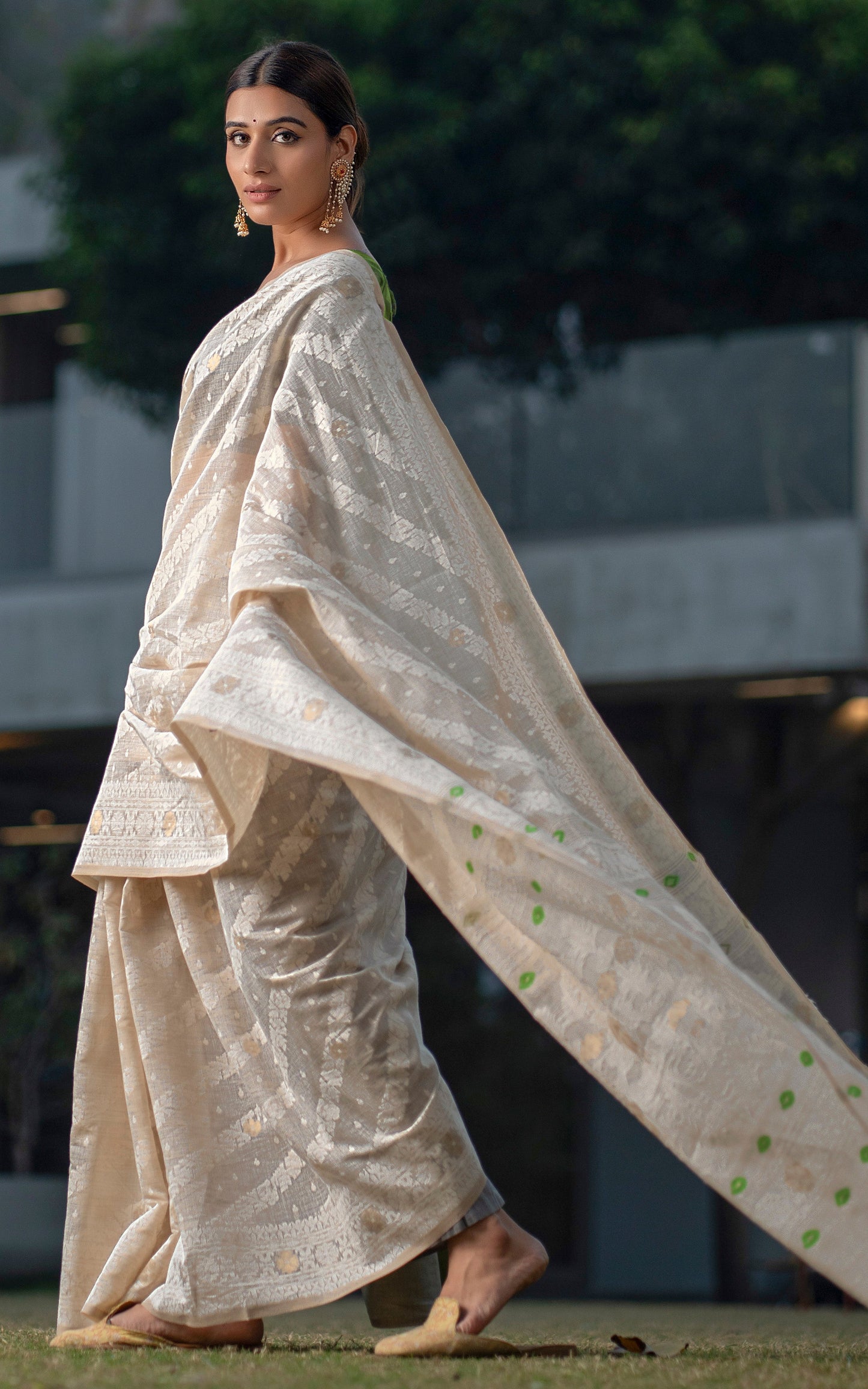 Tantuja Inspired Traditional Karat Nakshi Work Soft Jamdani Saree in Beige, Off White and Green