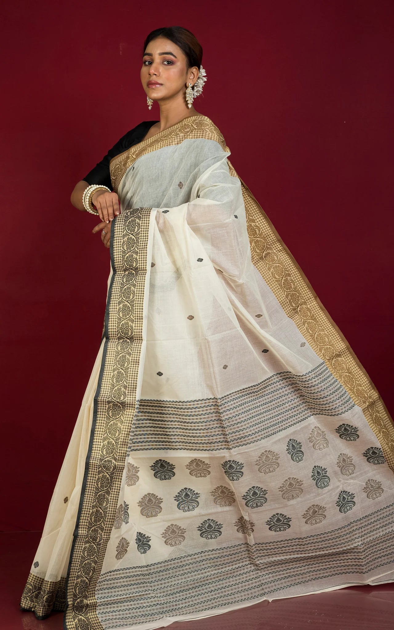 Traditional Bengal Tussar Banarasi Silk Saree in Off White, Black and Snuff Brown