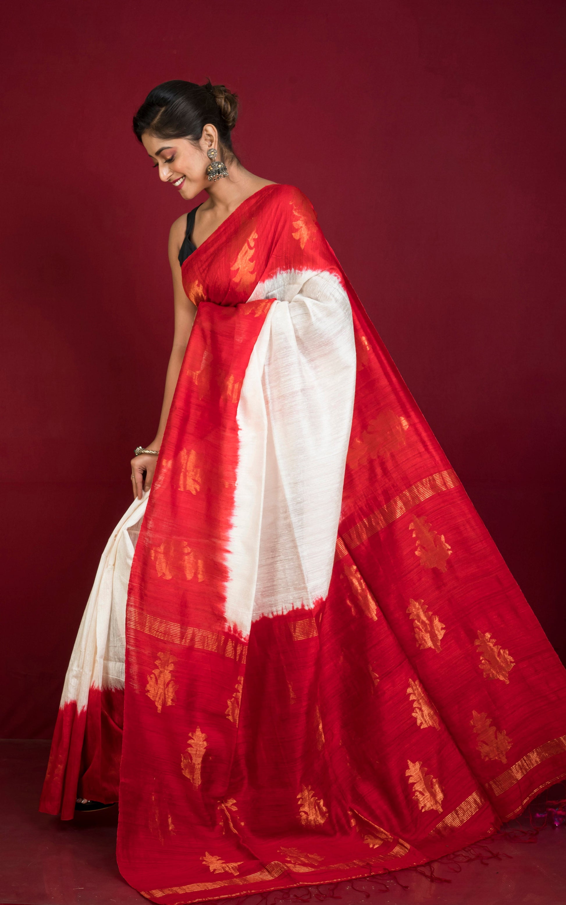 Premium Shibori Matka Tussar Silk Saree in Red and Off White