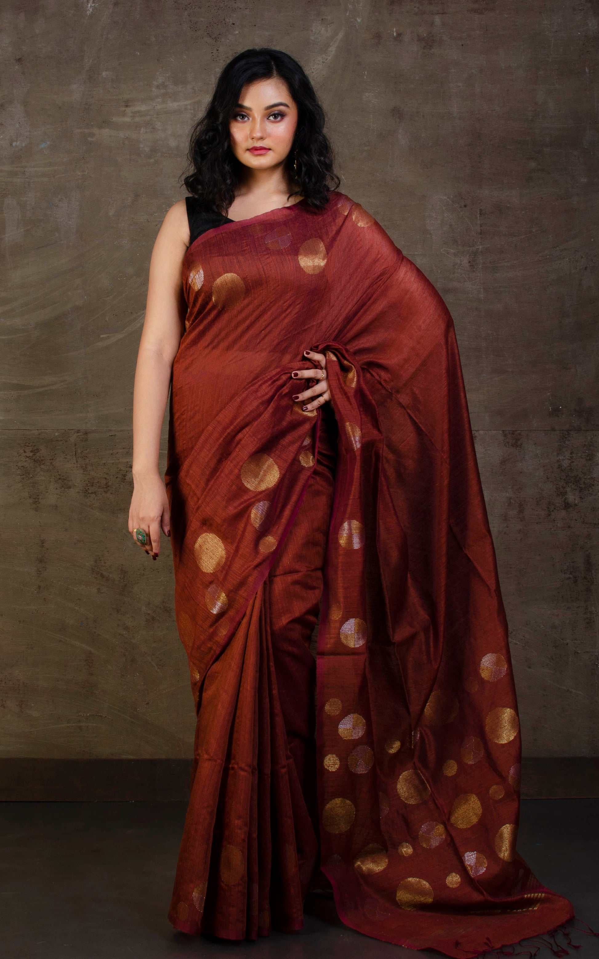 Premium Quality Kadiyal Dollar Butta Work Matka Tussar Saree in Cinnamon, Gold and Silver