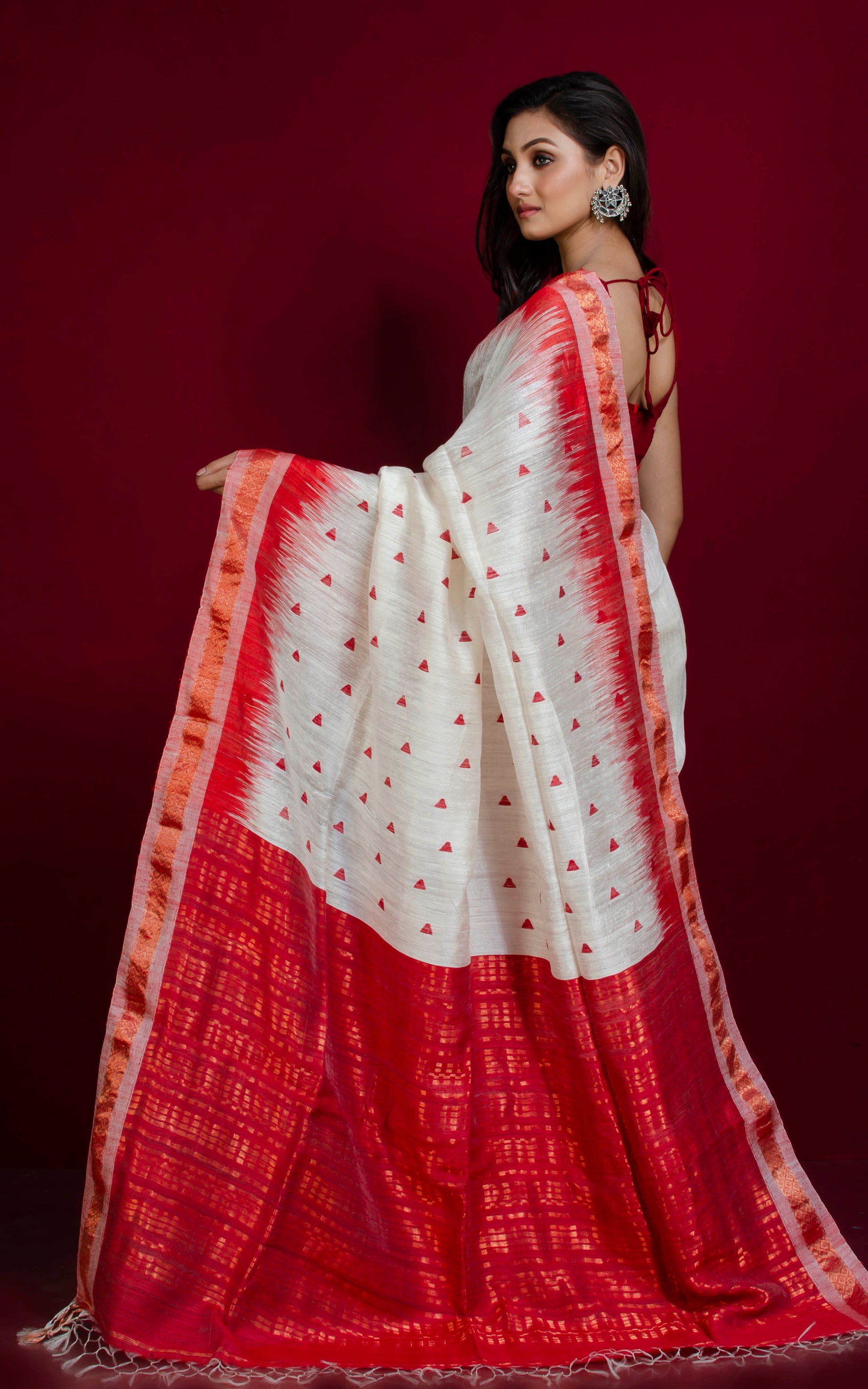 Super Soft Woven Sambalpuri Kotki Work on Medium Zari Nakshi Border Premium Matka Tussar Silk Jamdani Saree in White and Red