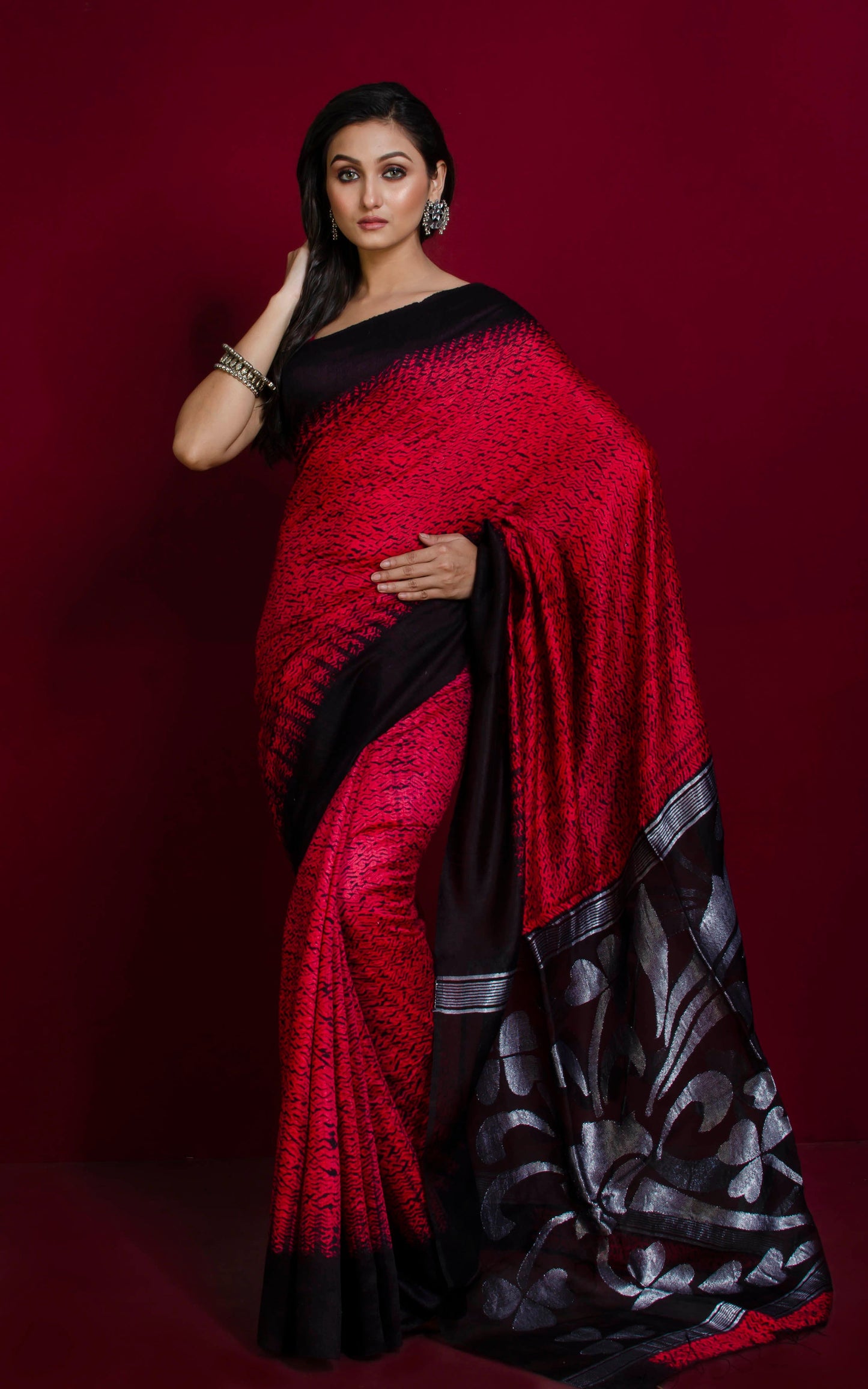 Pure Handloom Matka Shibori Jamdani Saree in Red and Black