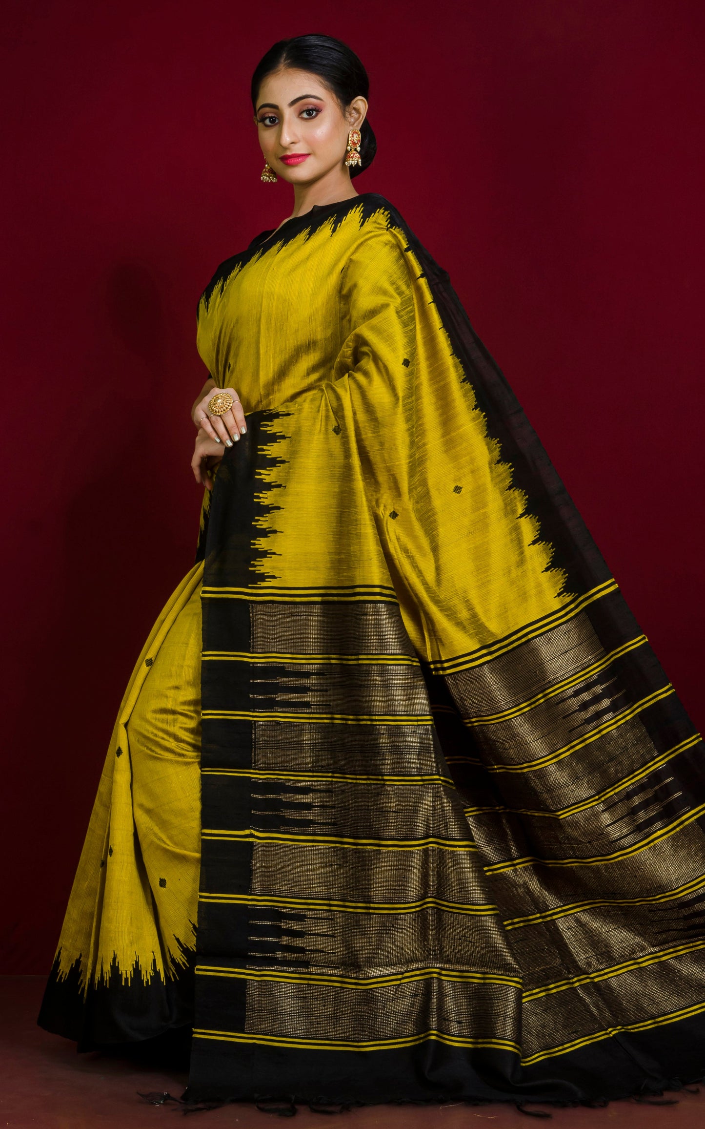 Handwoven Tussar Raw Silk Saree in Munsell Yellow and Black with Rich Pallu