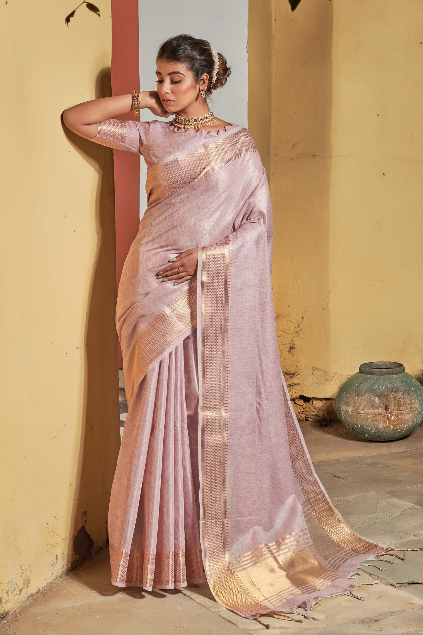 Baby Pink Zari Woven Maheshwari Silk Saree